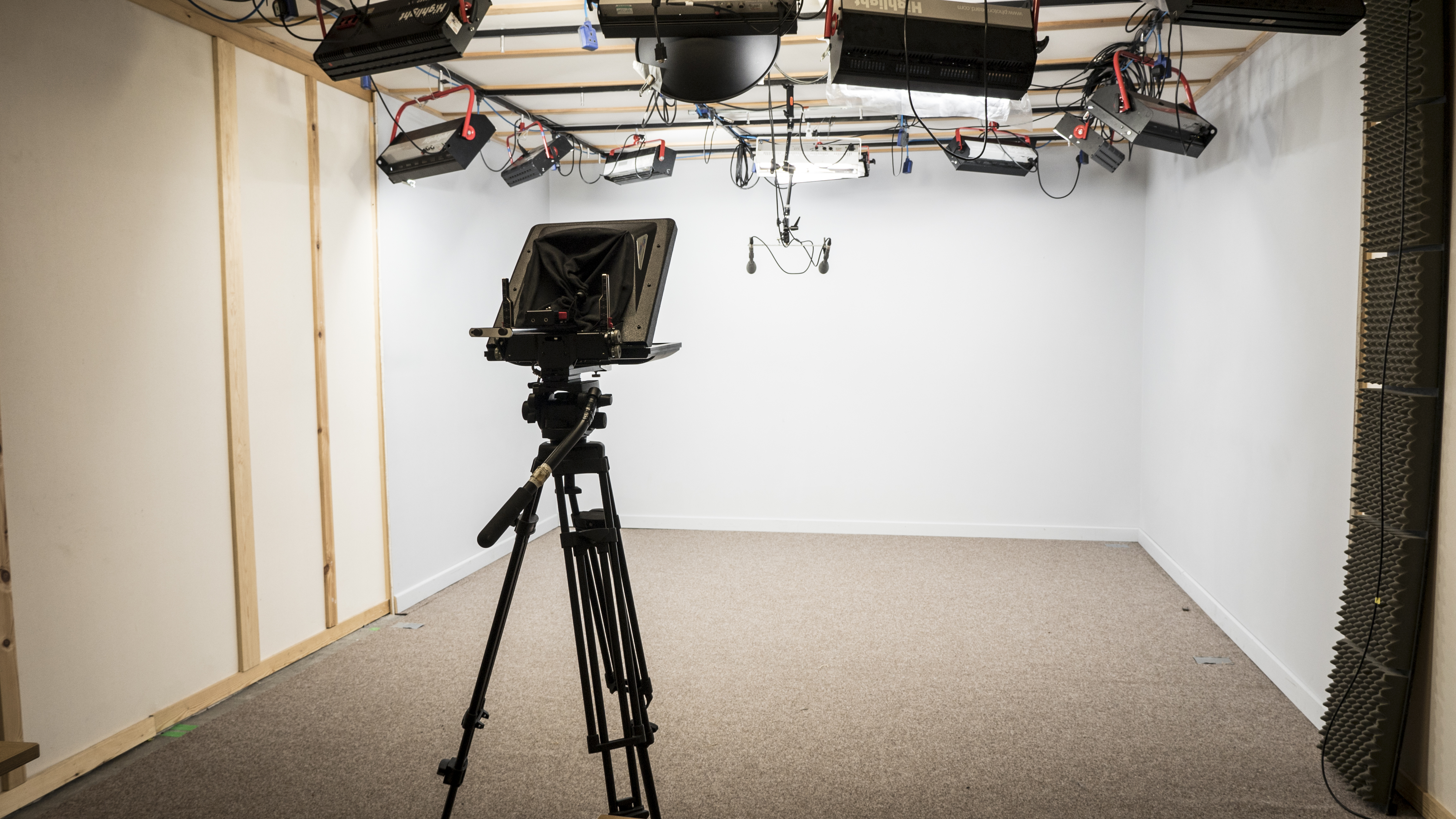 Soundproof studio in Galleon Studios for high-quality virtual meetings and events.