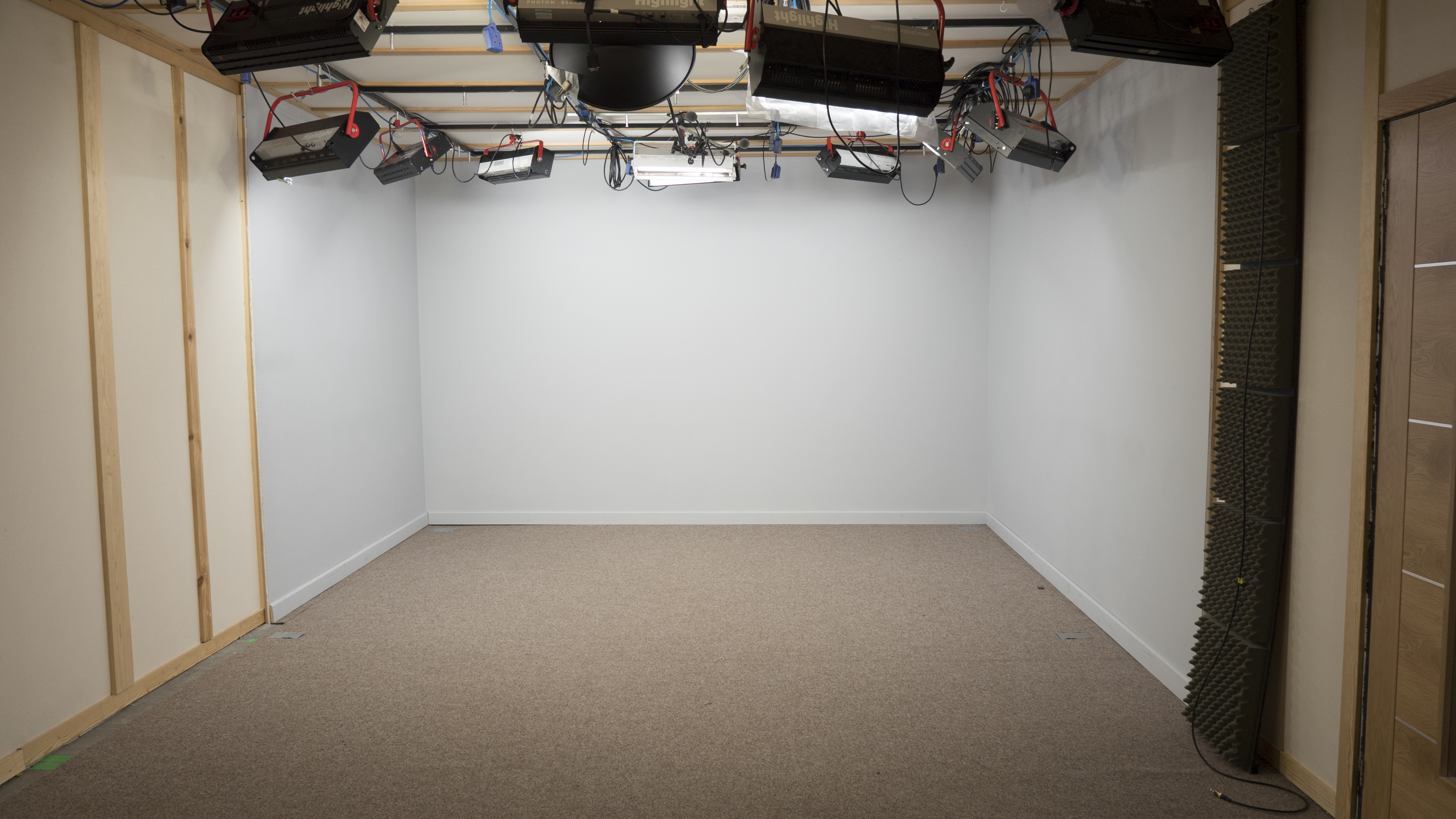 Soundproof Studio in Galleon Studios: versatile, well-lit event space for presentations and workshops.