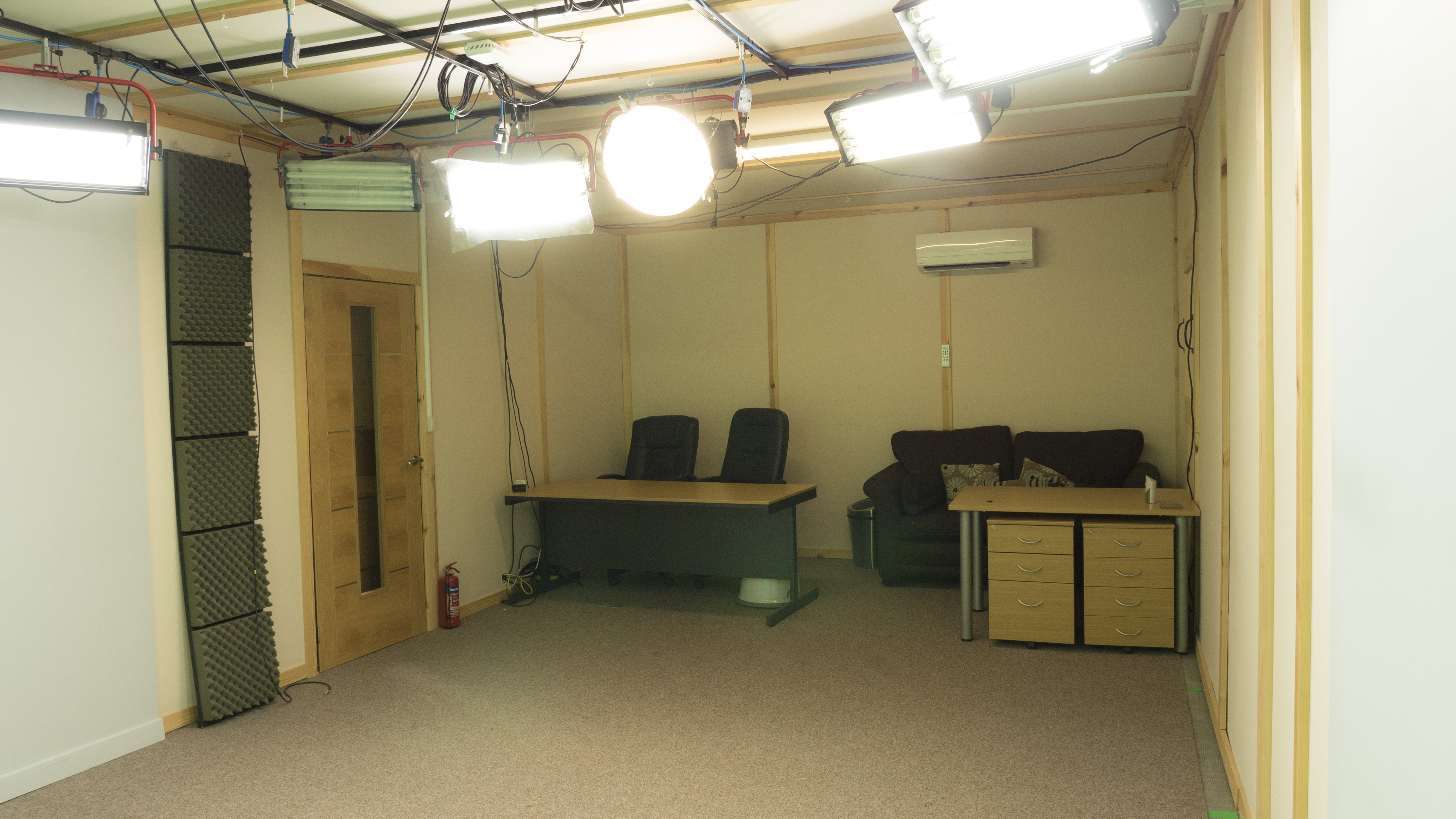 Soundproof Studio - xghmv3uhyzx.jpg