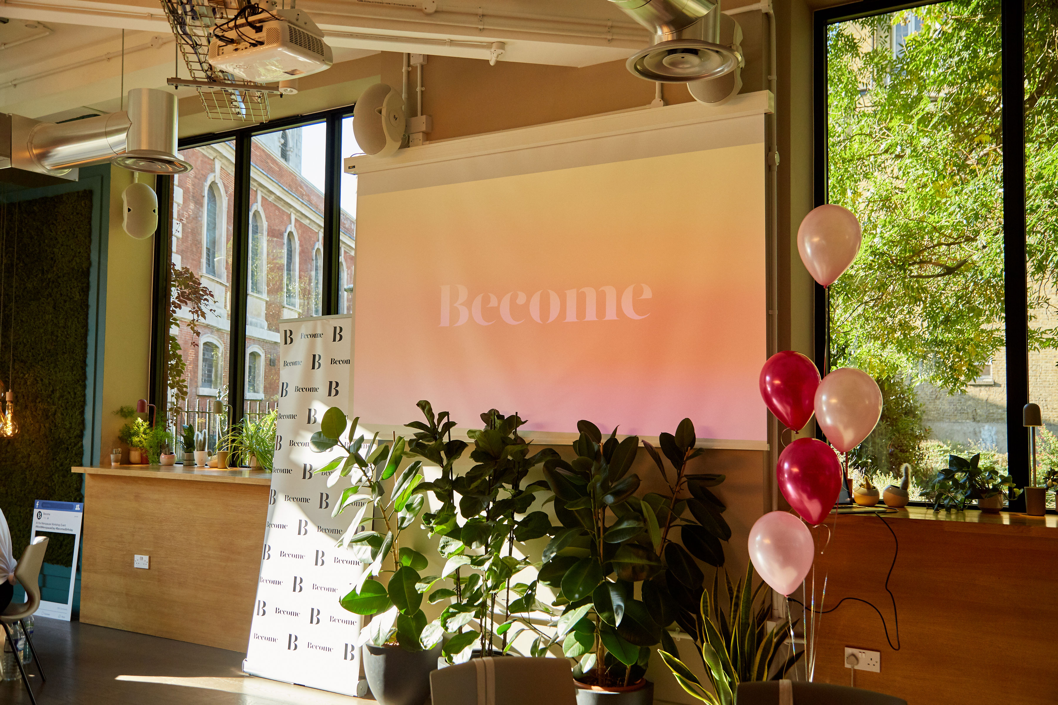 Cafe Lounge - kq3o3txr045.jpg