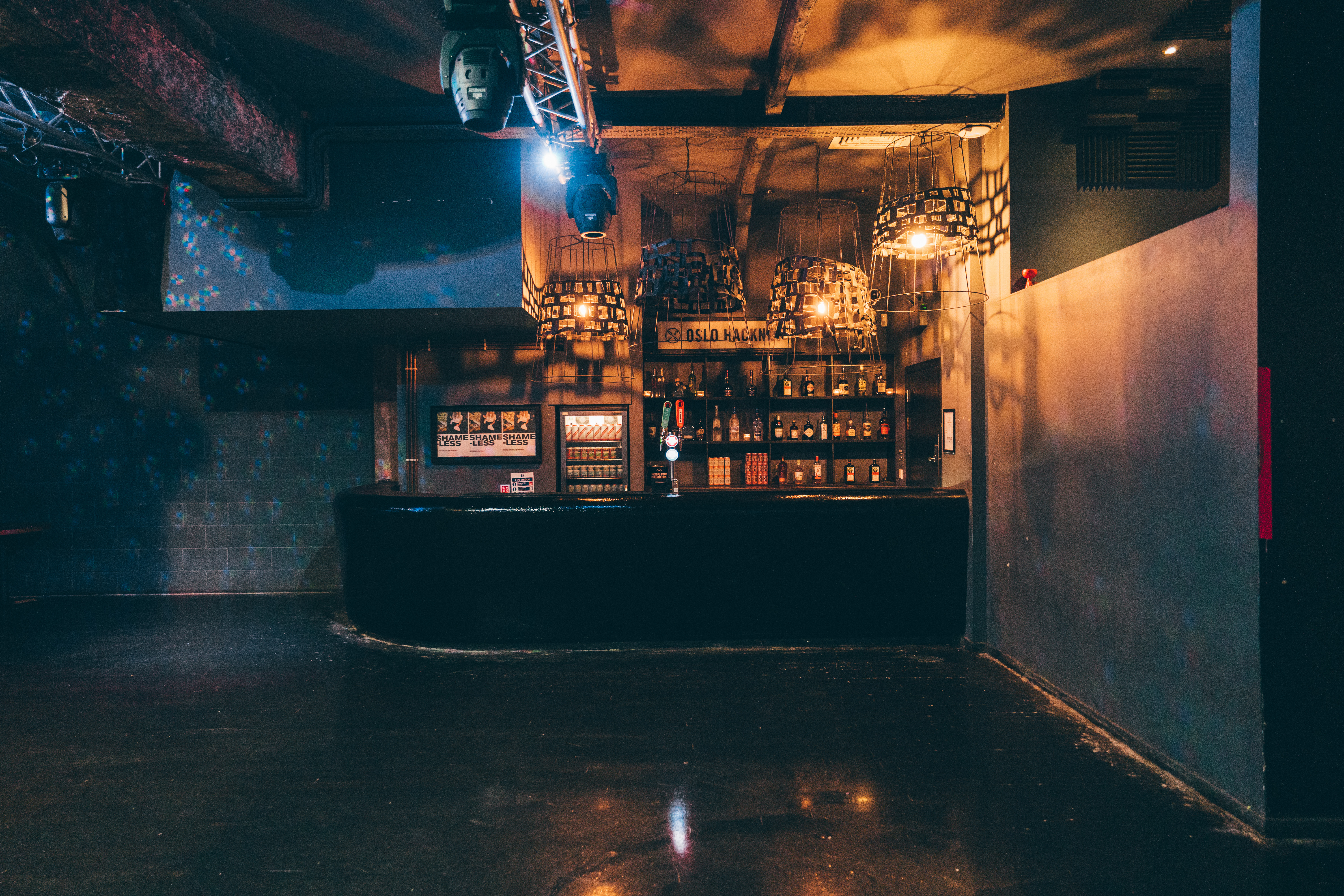 Stylish bar area in Oslo Hackney, ideal for networking events and cocktail receptions.