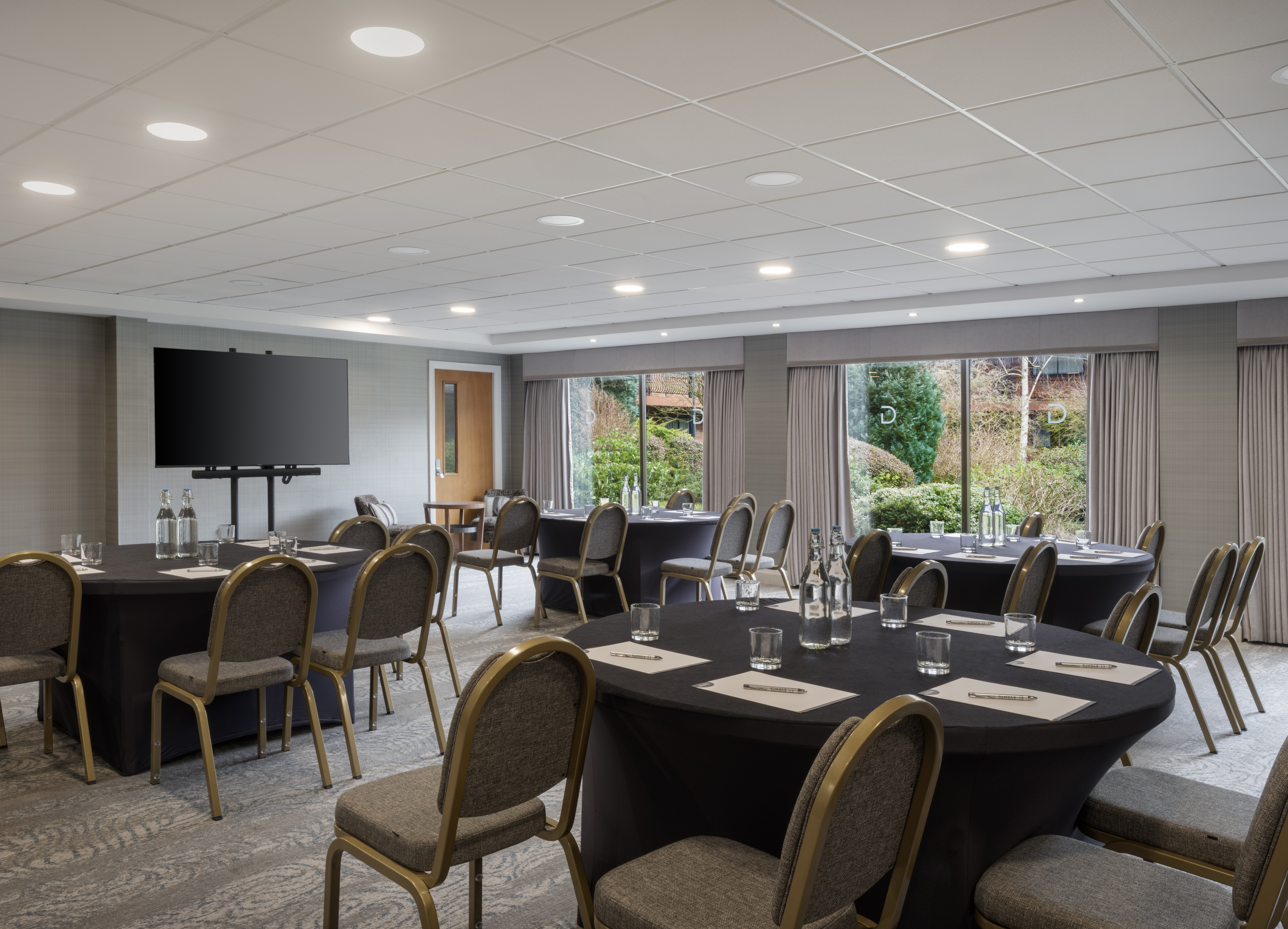 Rosewood Room - 3pf4yxlaqwa.jpg