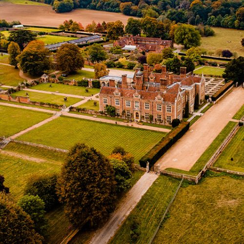 Mansion House in North Mymms Park, elegant estate for corporate events and weddings.