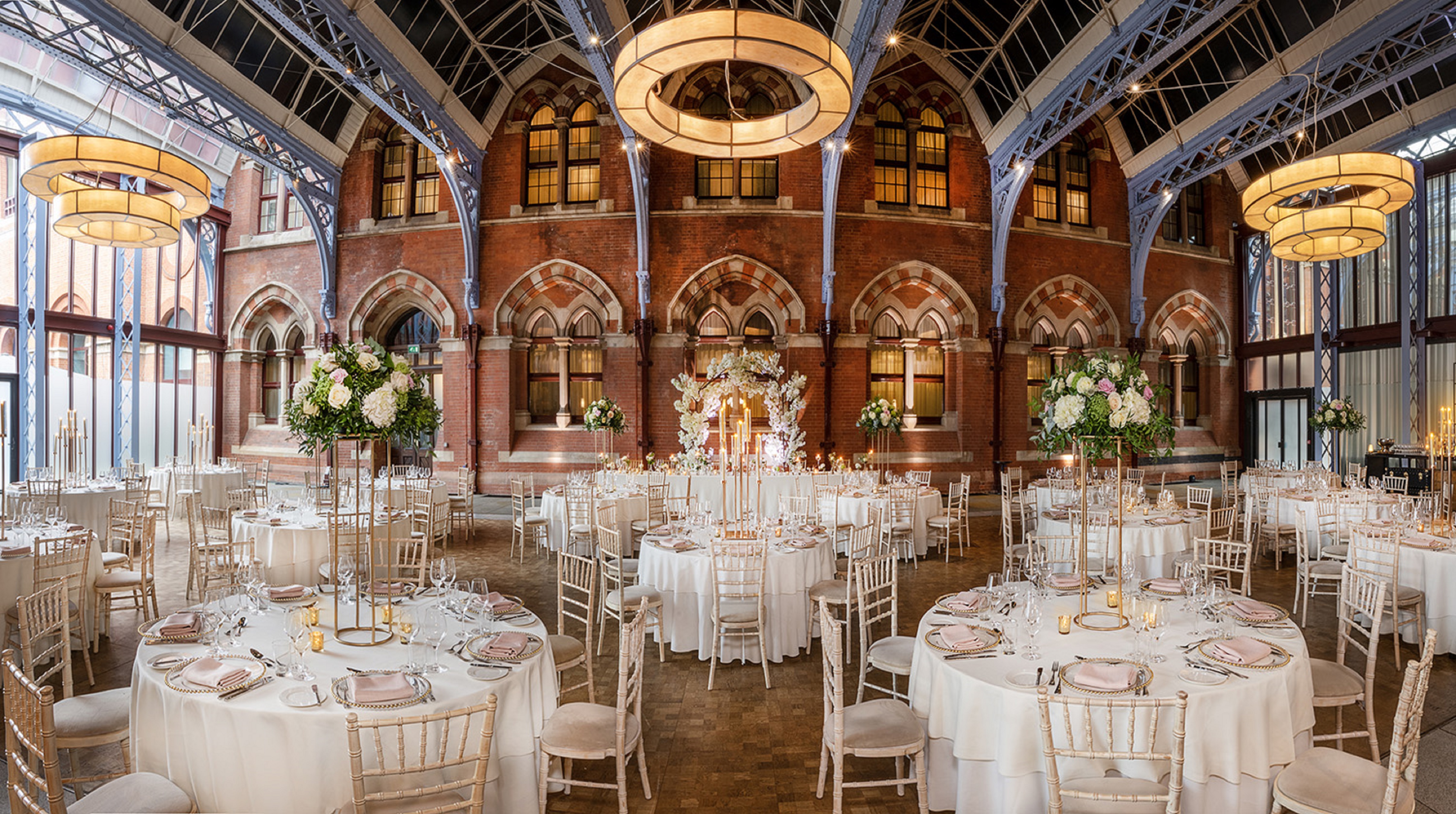 Hansom Hall in St. Pancras: elegant event space with arched ceilings, perfect for weddings.