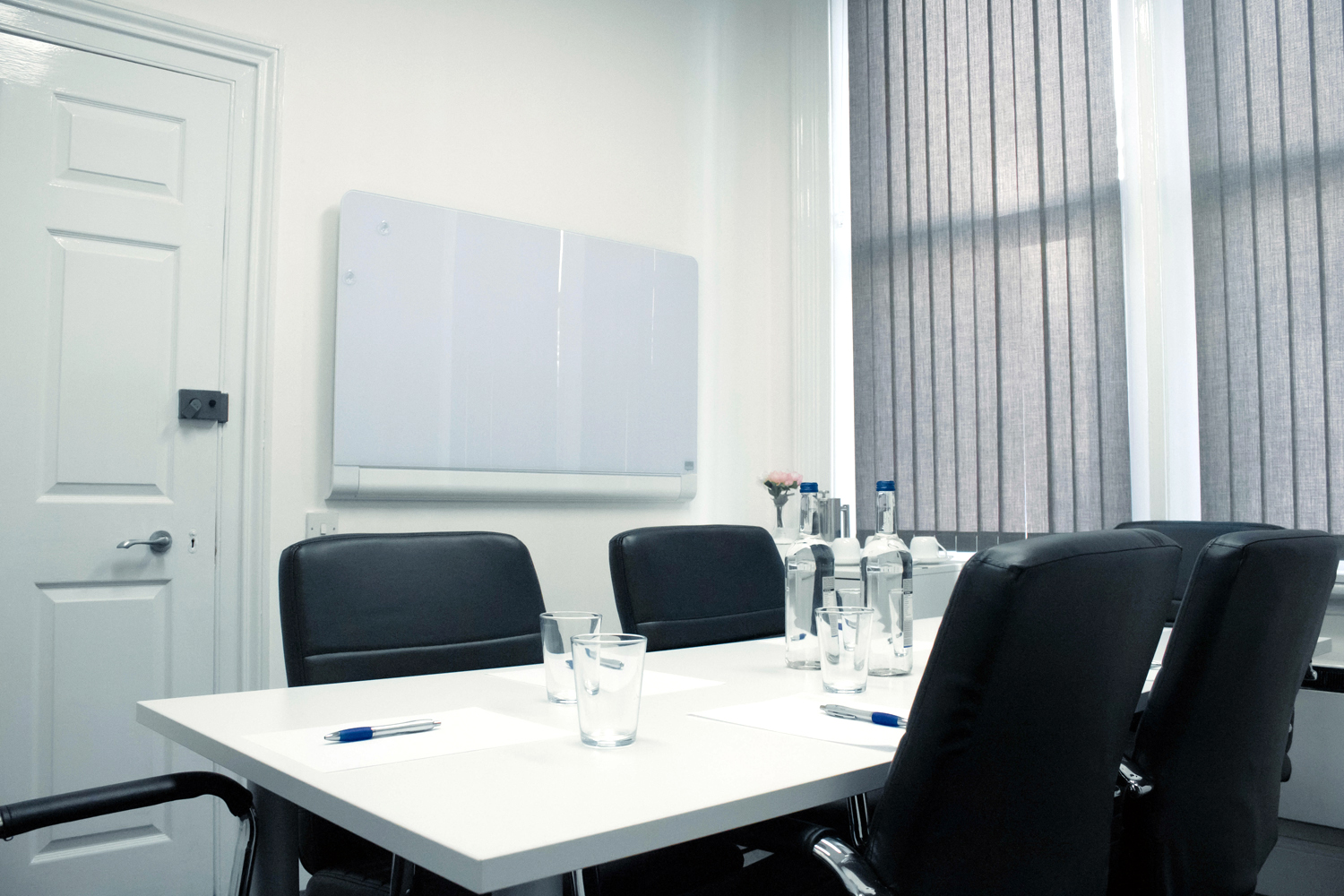 Modern meeting room in Oxford Circus with natural light for productive collaboration.