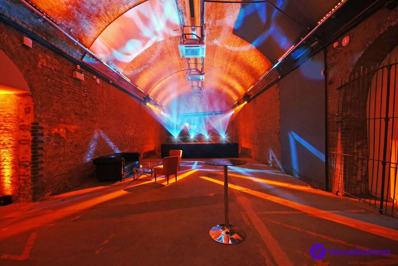 Whole Venue - yvefayr4xfr.jpg