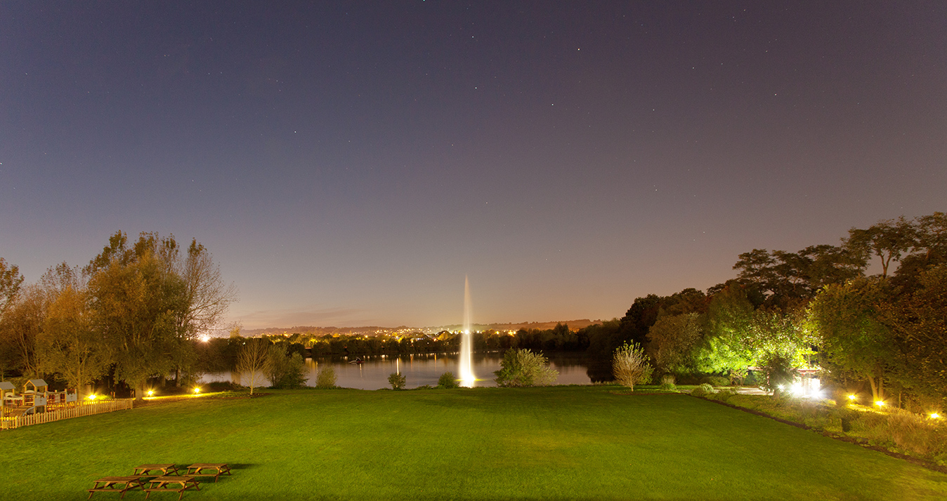 Riverside 5 venue at Crowne Plaza Marlow, illuminated fountain for evening receptions.