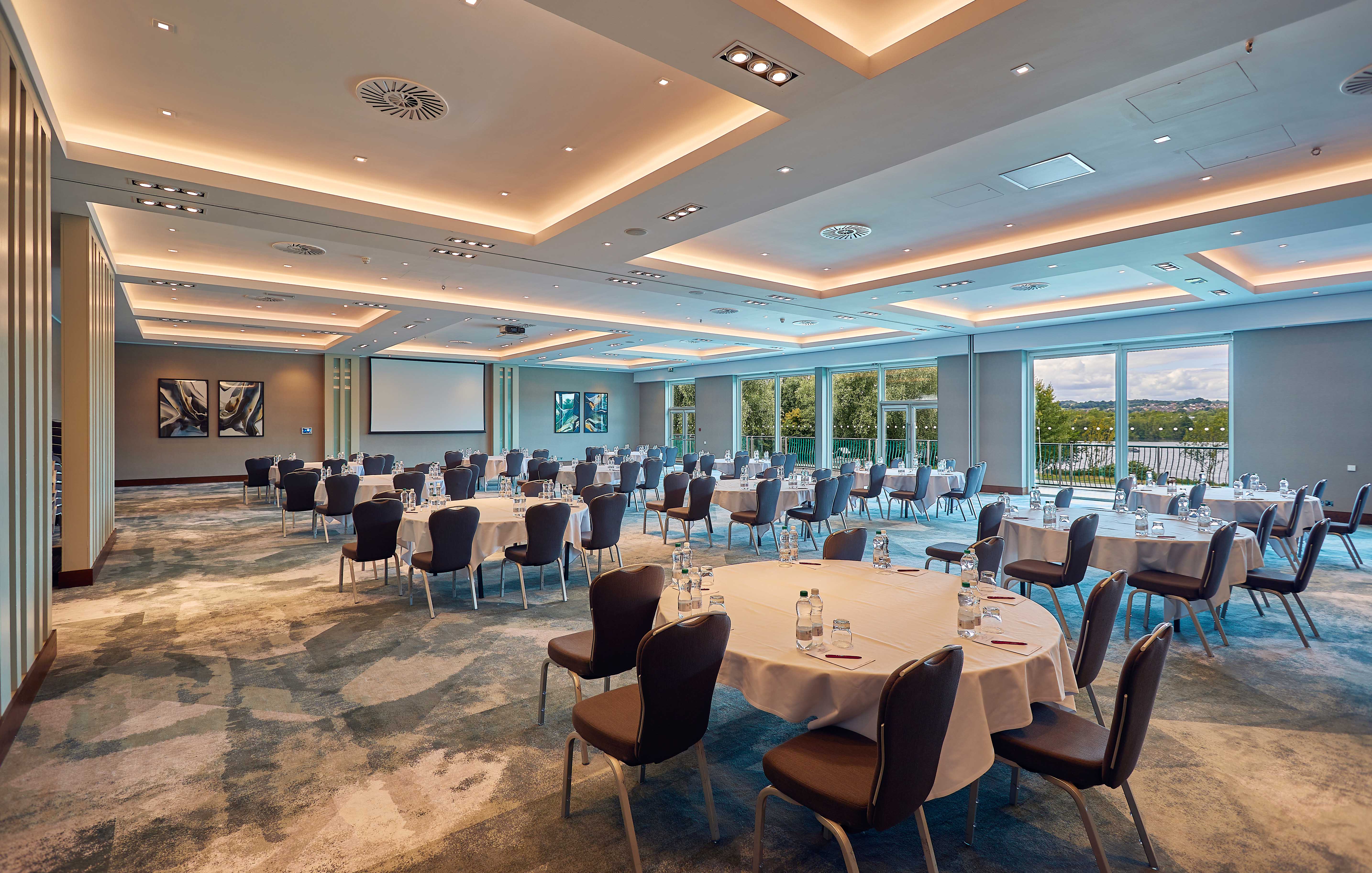 Bright Winterlake Suite at Crowne Plaza Marlow, ideal for meetings and banquets.