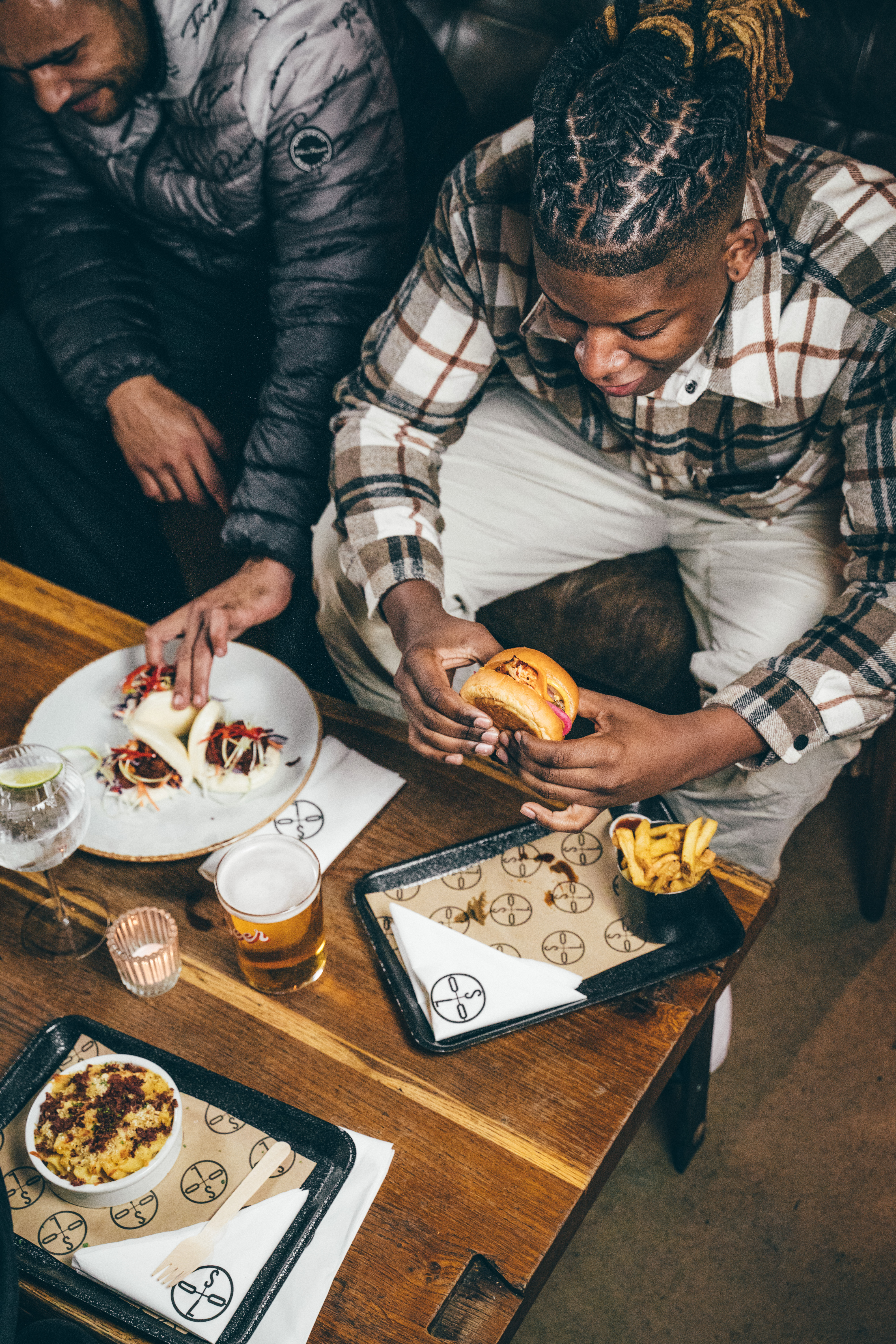 Bar - ek5gjbxwqop.jpg