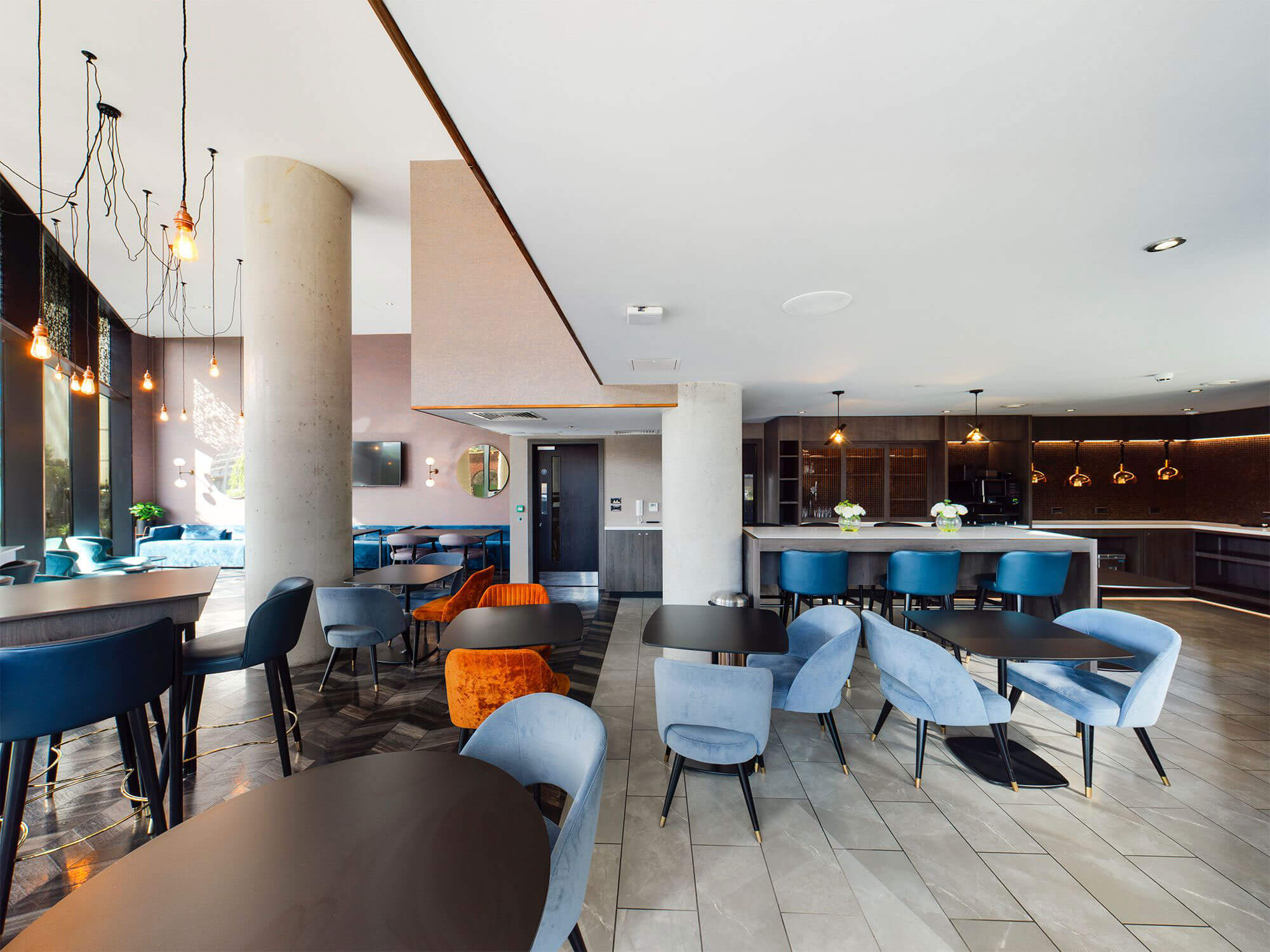 Embankment Lounge  - juxaiqufngq.jpg