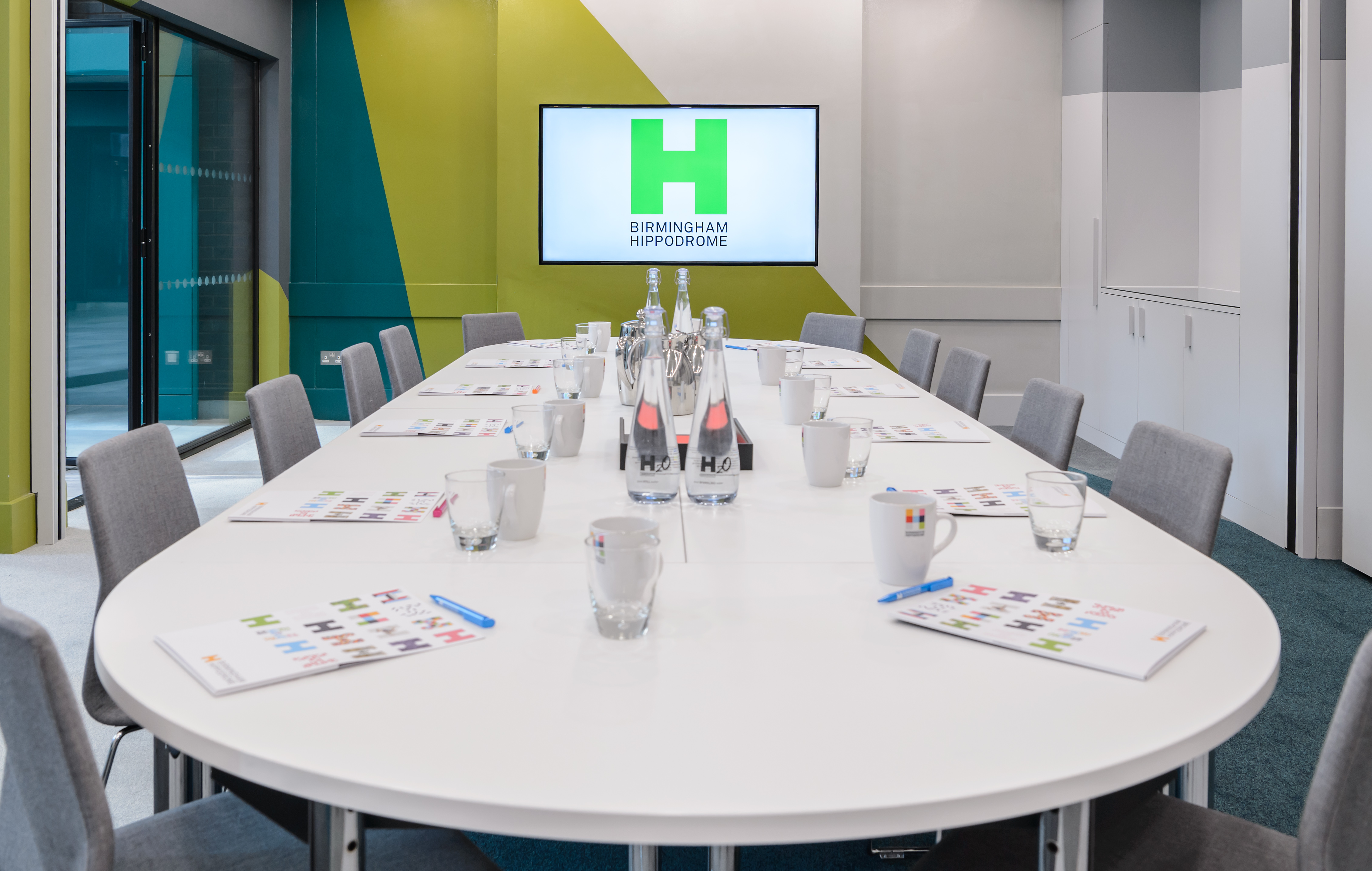 Modern meeting room at Gowling WLG, Birmingham Hippodrome, ideal for collaboration and events.