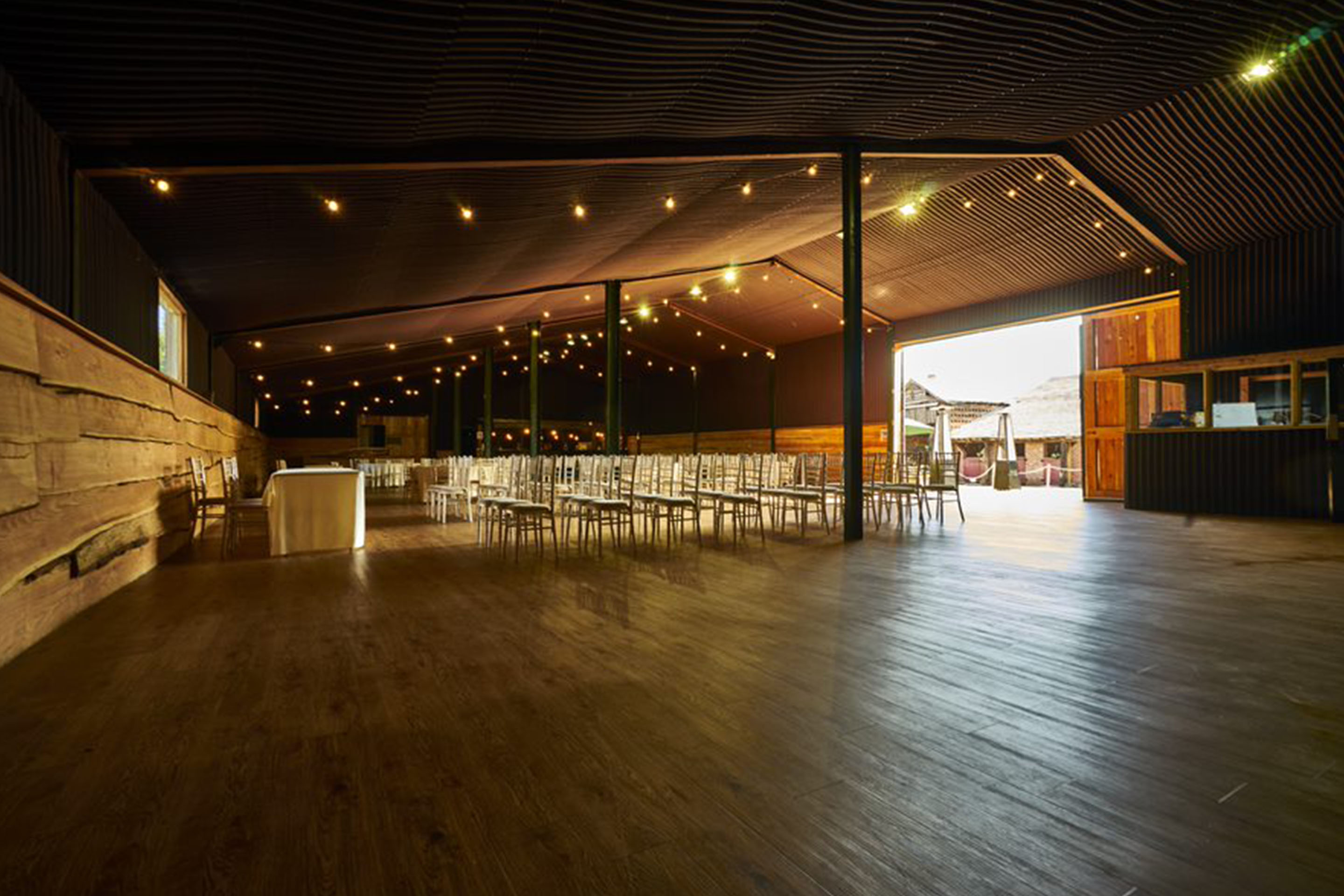 Stock Farm Barn - 5uhsspquojy.jpg