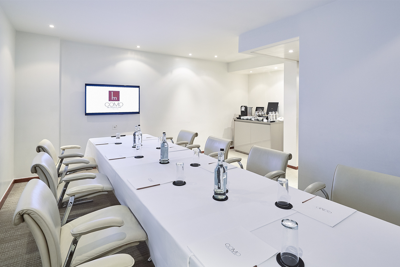 Modern meeting room at Met Lounge, COMO Metropolitan London, ideal for corporate events.