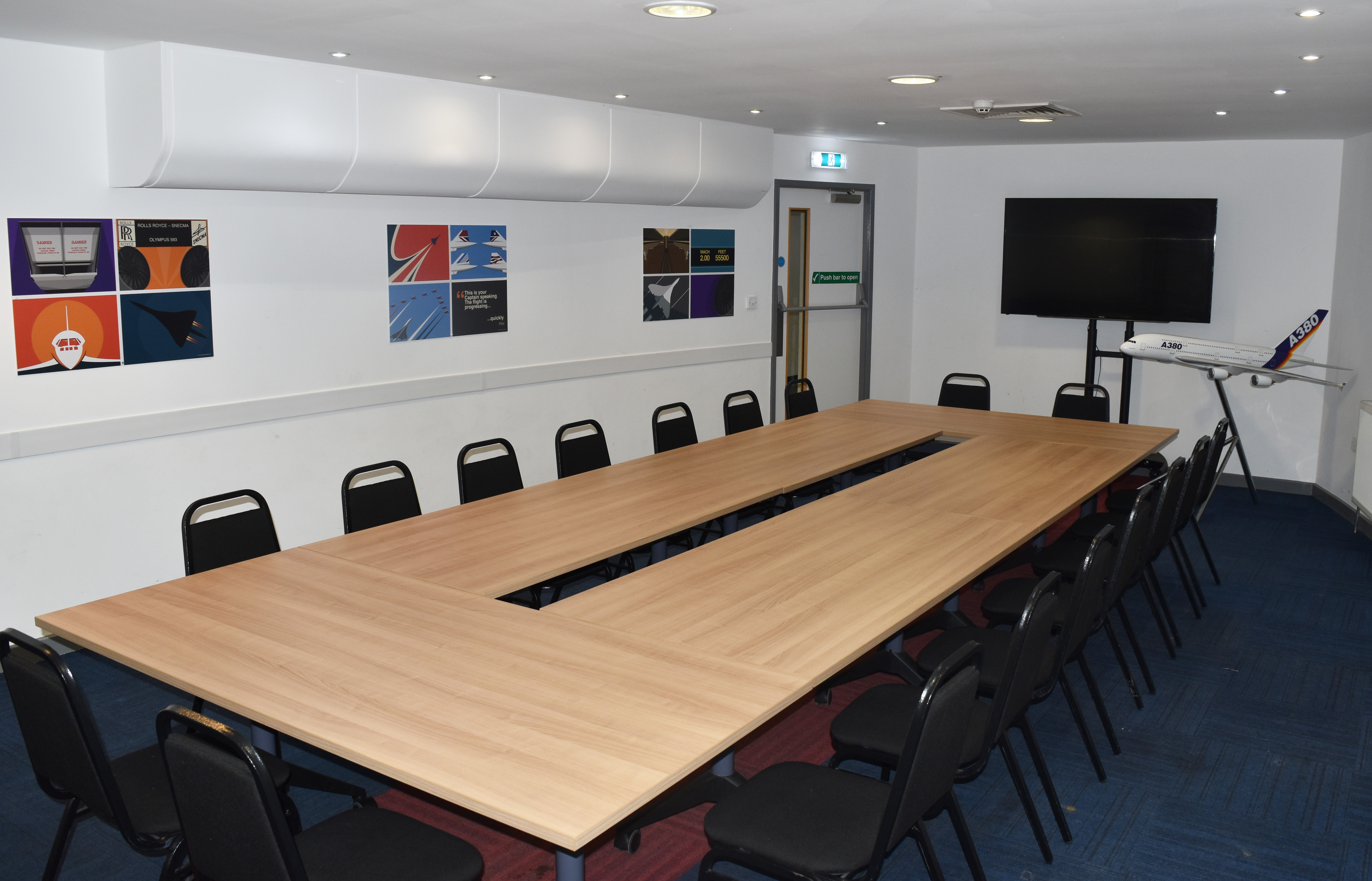 Avro Suite - 1ea41397-5c5a-4c6e-9942-b7f7e39263a1.jpg