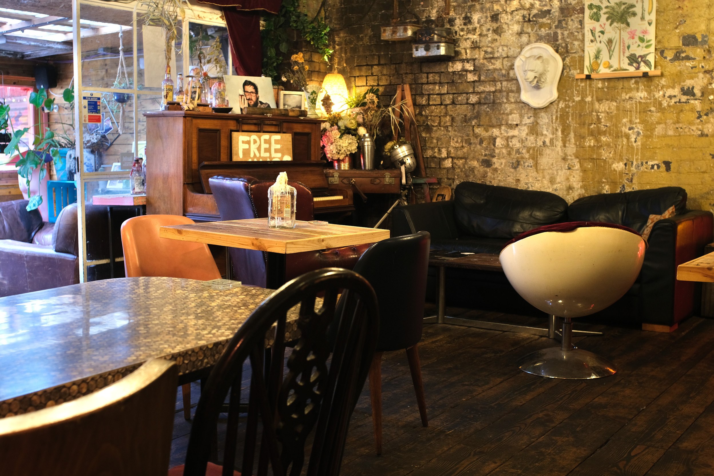 Inside Space - yozy0xpyc4a.jpg