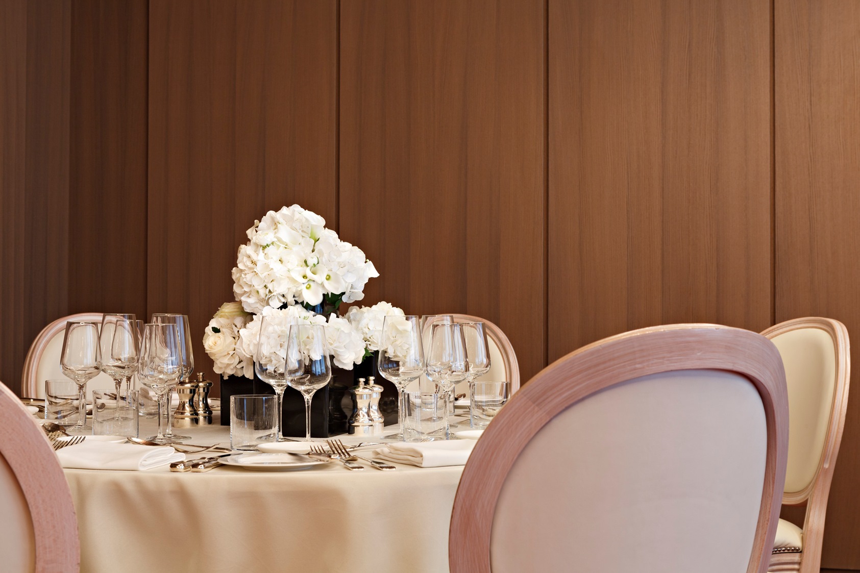 Mayfair - 2uv503mriiy.jpg