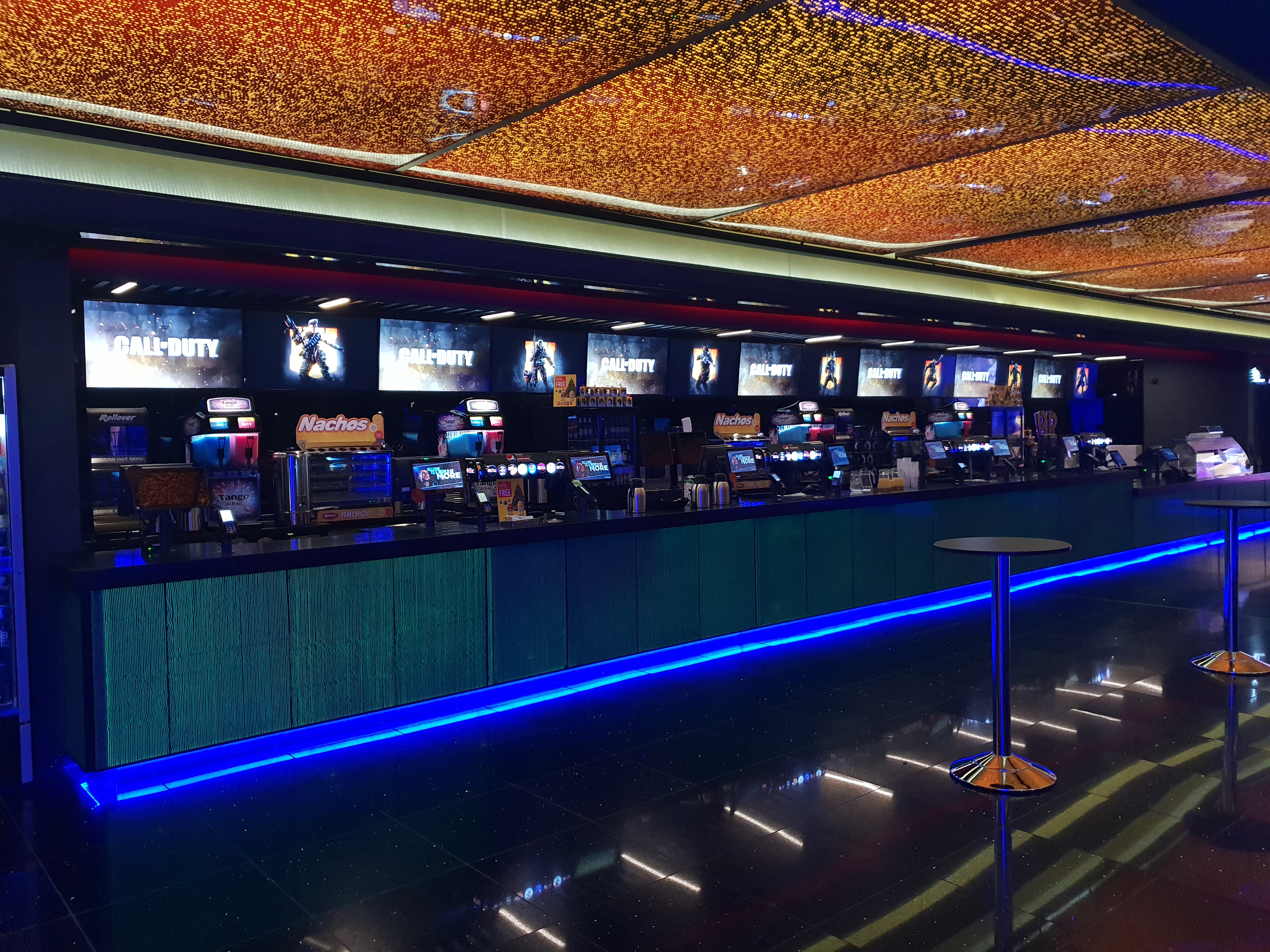 IMAX - 1eu5ibeeanm.jpg