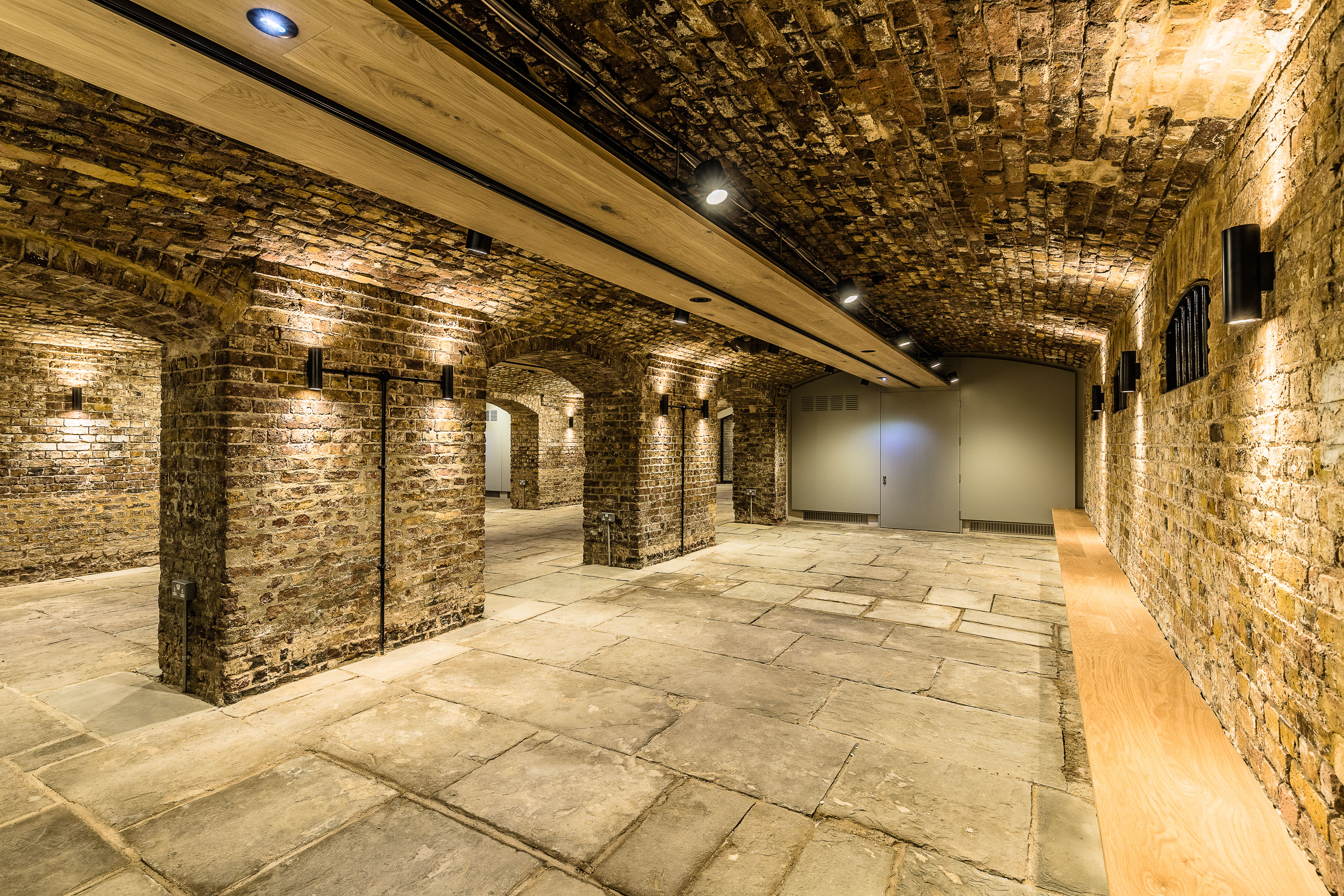 London Bridge Arches - hbq0lditbqp.jpg