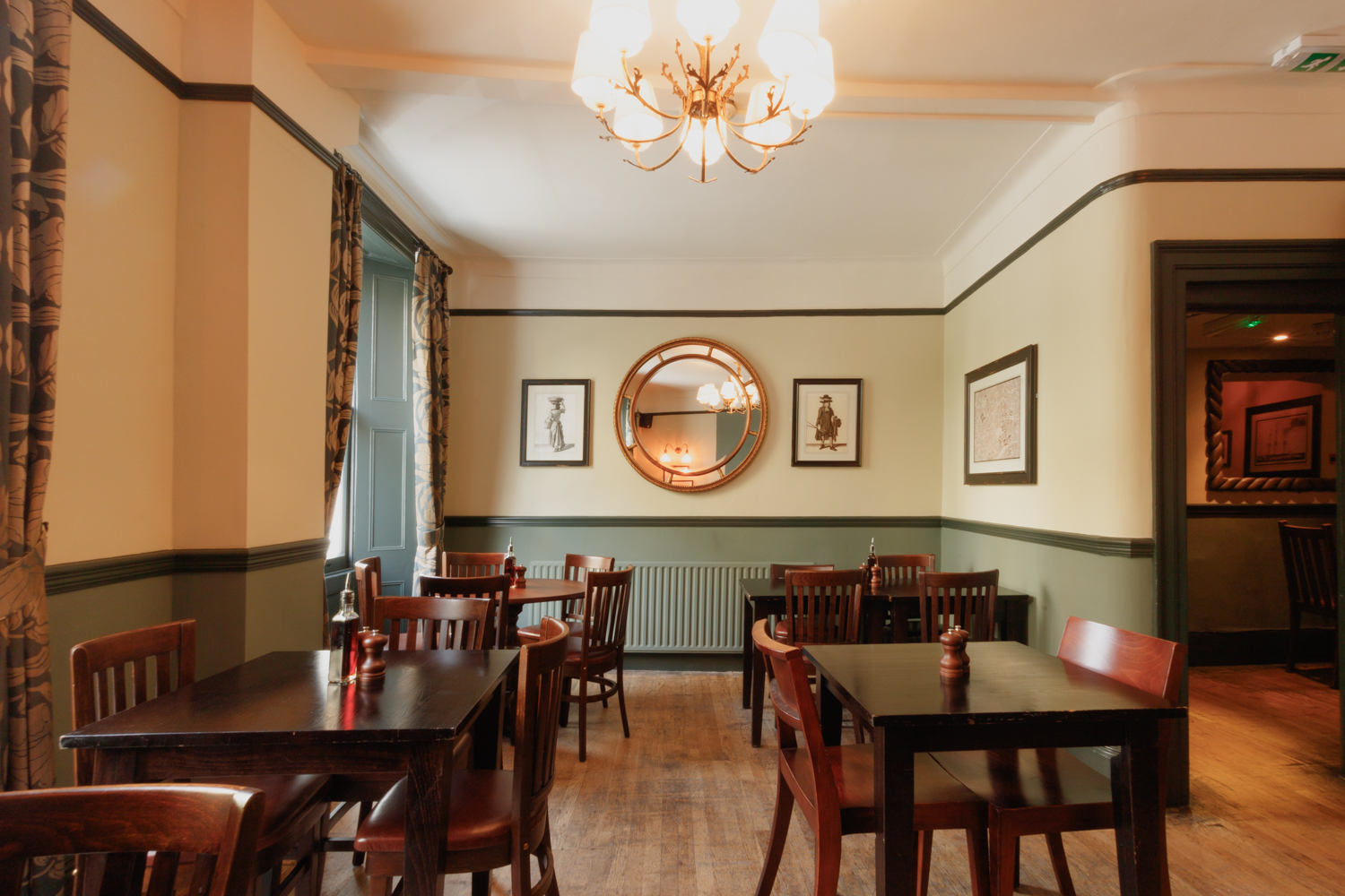 Traditional dining room at The Perseverance, perfect for private business lunches and meetings.