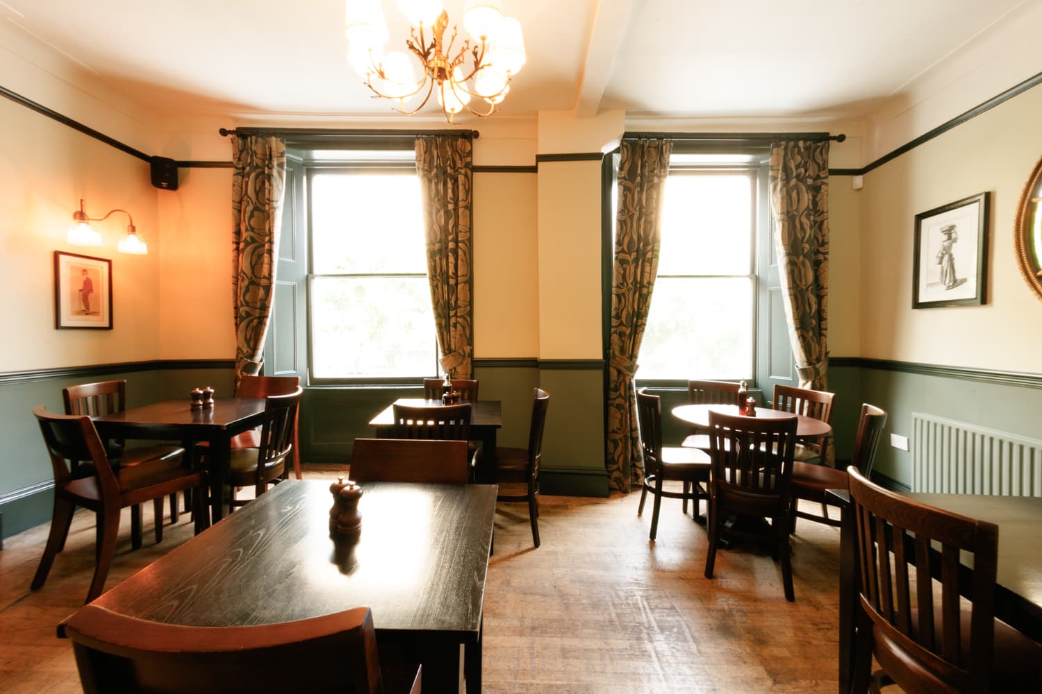 Modular tables in The Perseverance dining room, ideal for small workshops and networking events.
