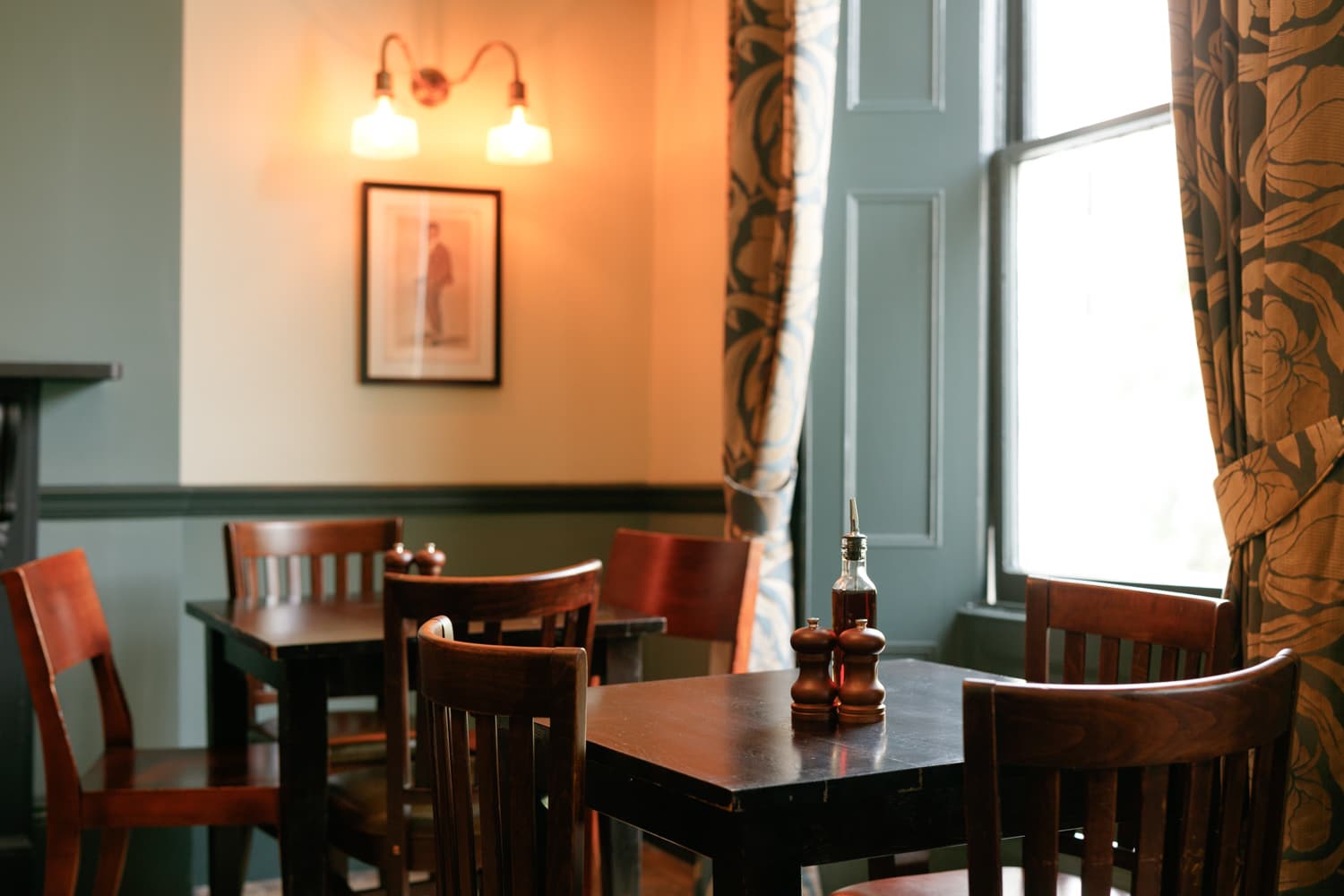 Rustic dining room at The Perseverance for small group meetings and professional client lunches.