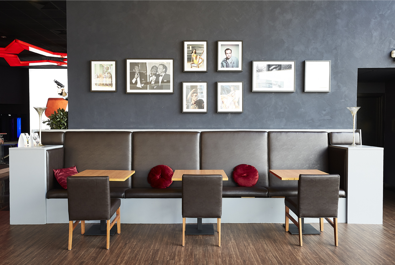 Stylish seating area at Cineworld Birmingham, ideal for networking events and meetings.
