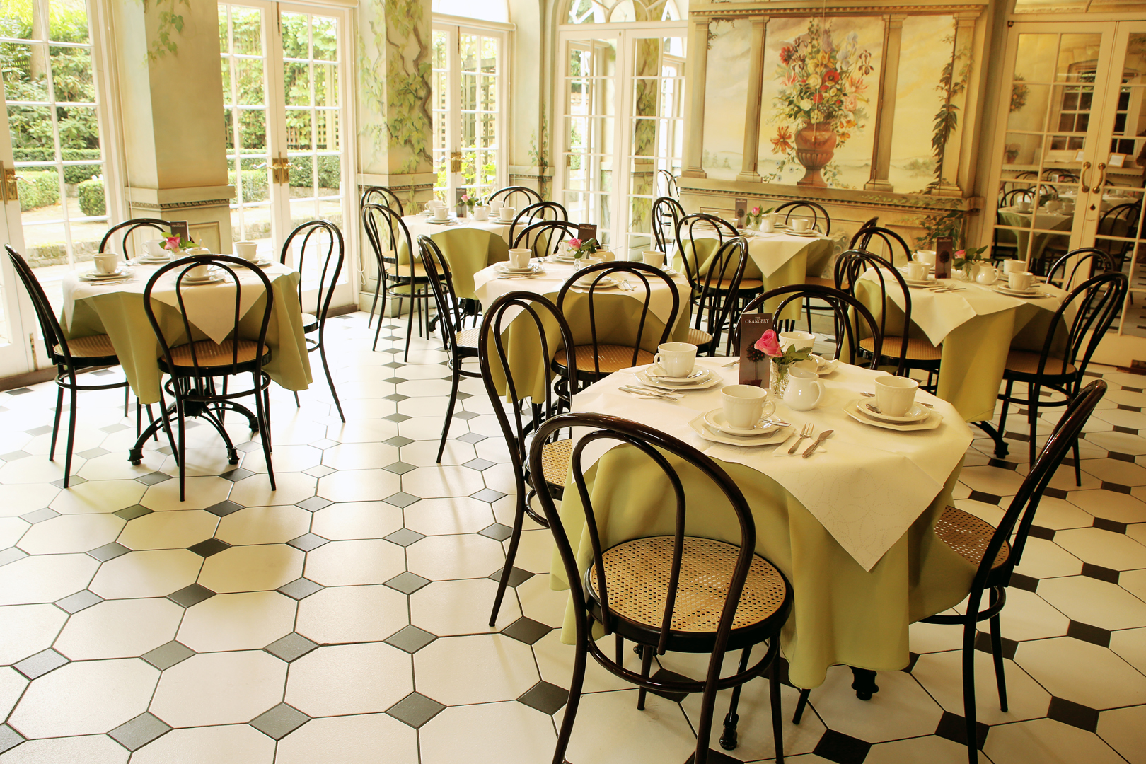 Charming dining space in The Orangery, ideal for networking breakfasts and afternoon teas.