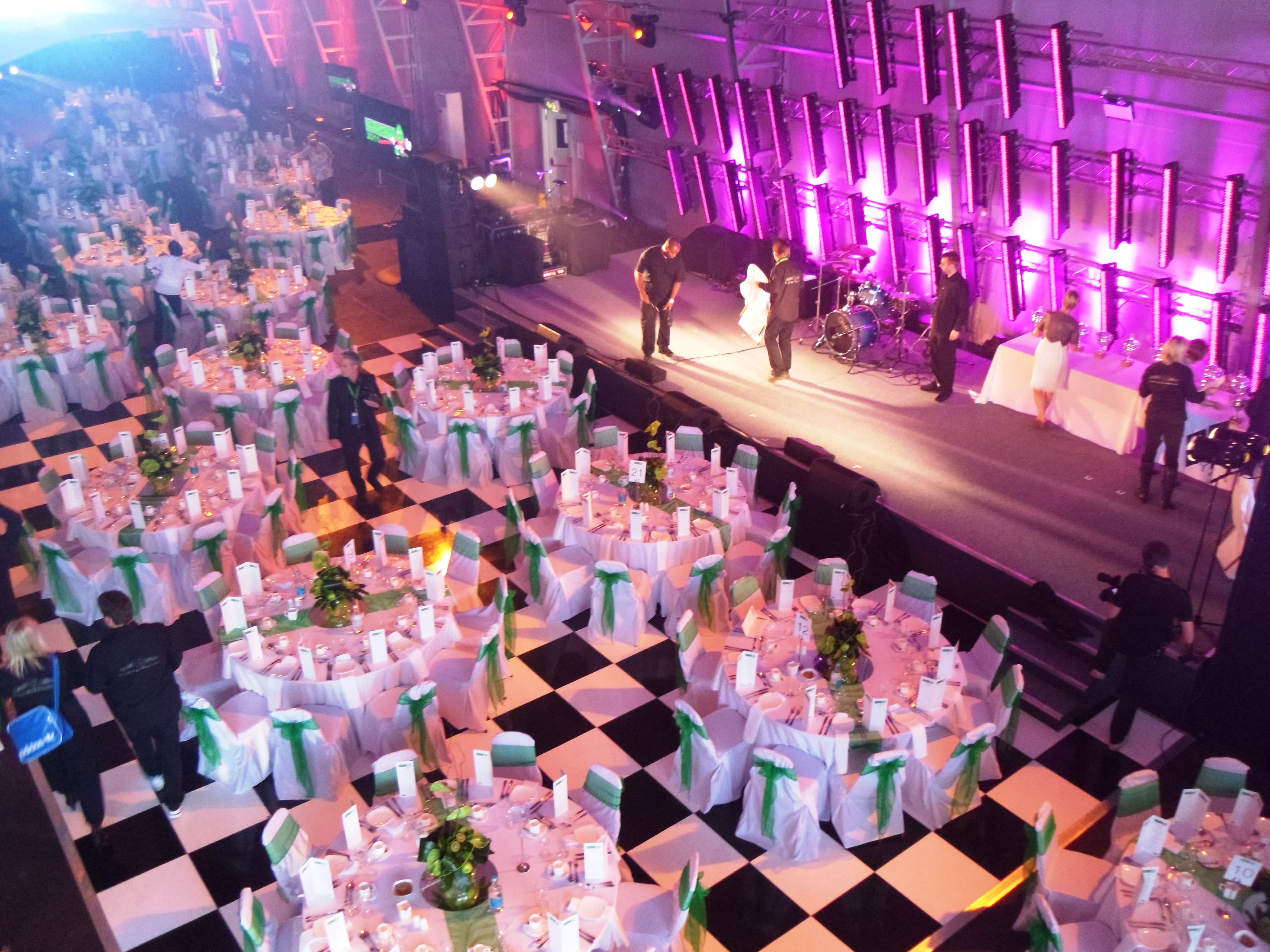 Christmas Parties - 1gdiyogod4c.JPG