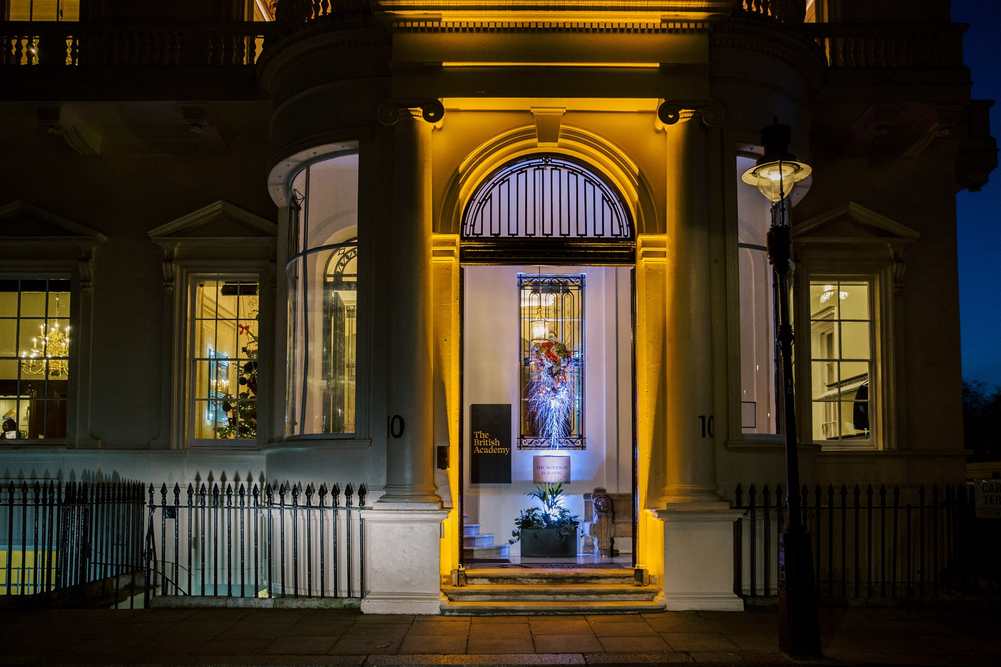 {10-11} Carlton House Terrace - image 2