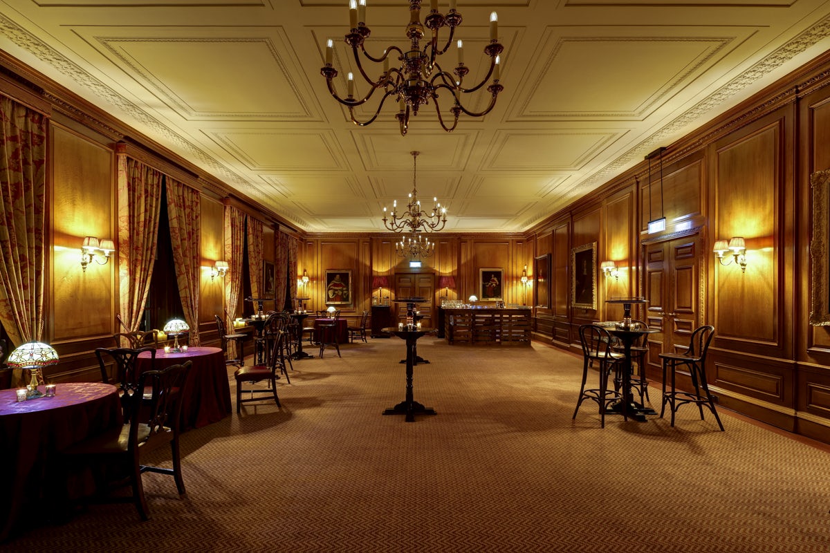Parliament Chamber at Inner Temple, wood paneling, perfect for corporate events and receptions.