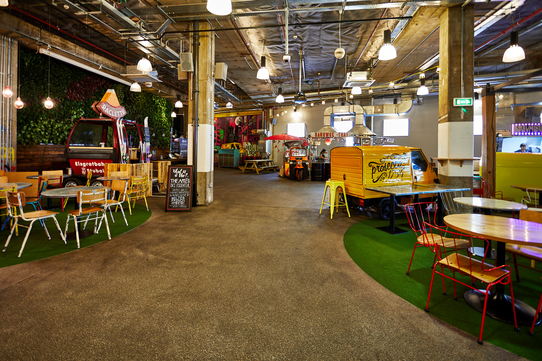 Urban Park, Street Zone & Bar Lounge - 2kvnfqpgbku.jpg