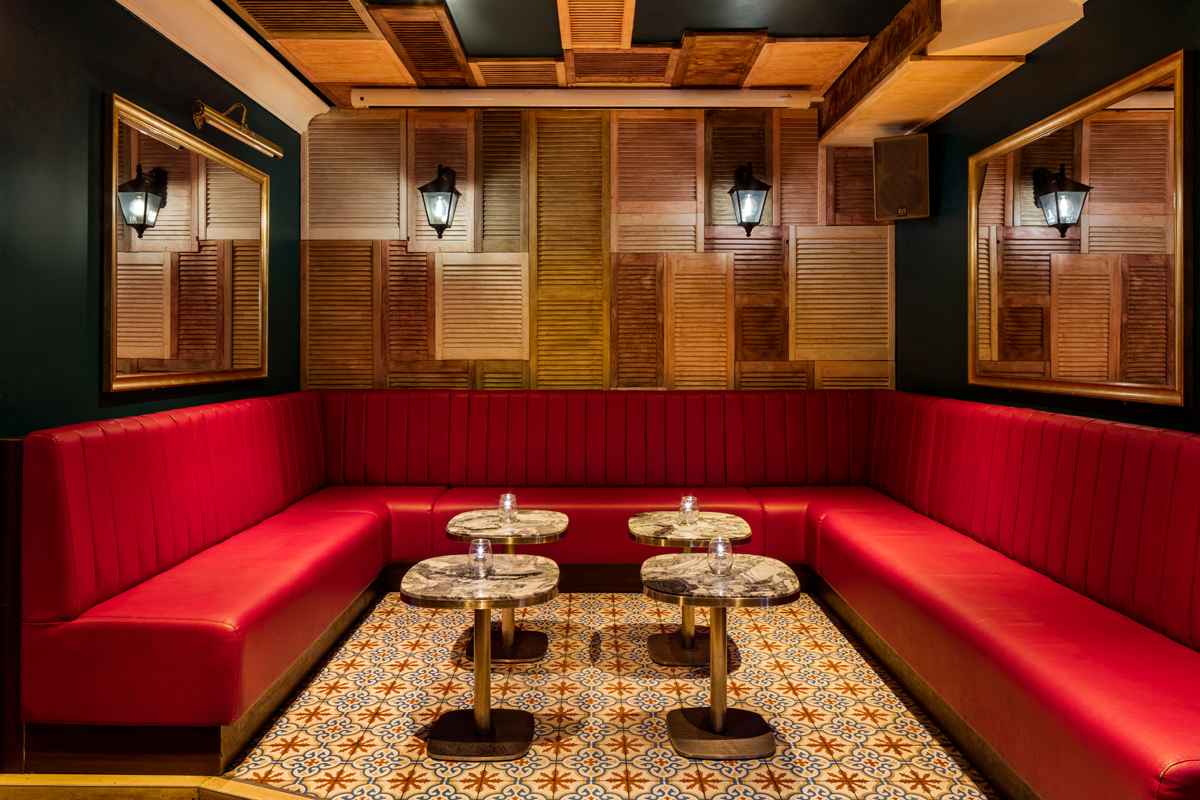 The Uptown Bar - 4sbywmfyyz4.jpg