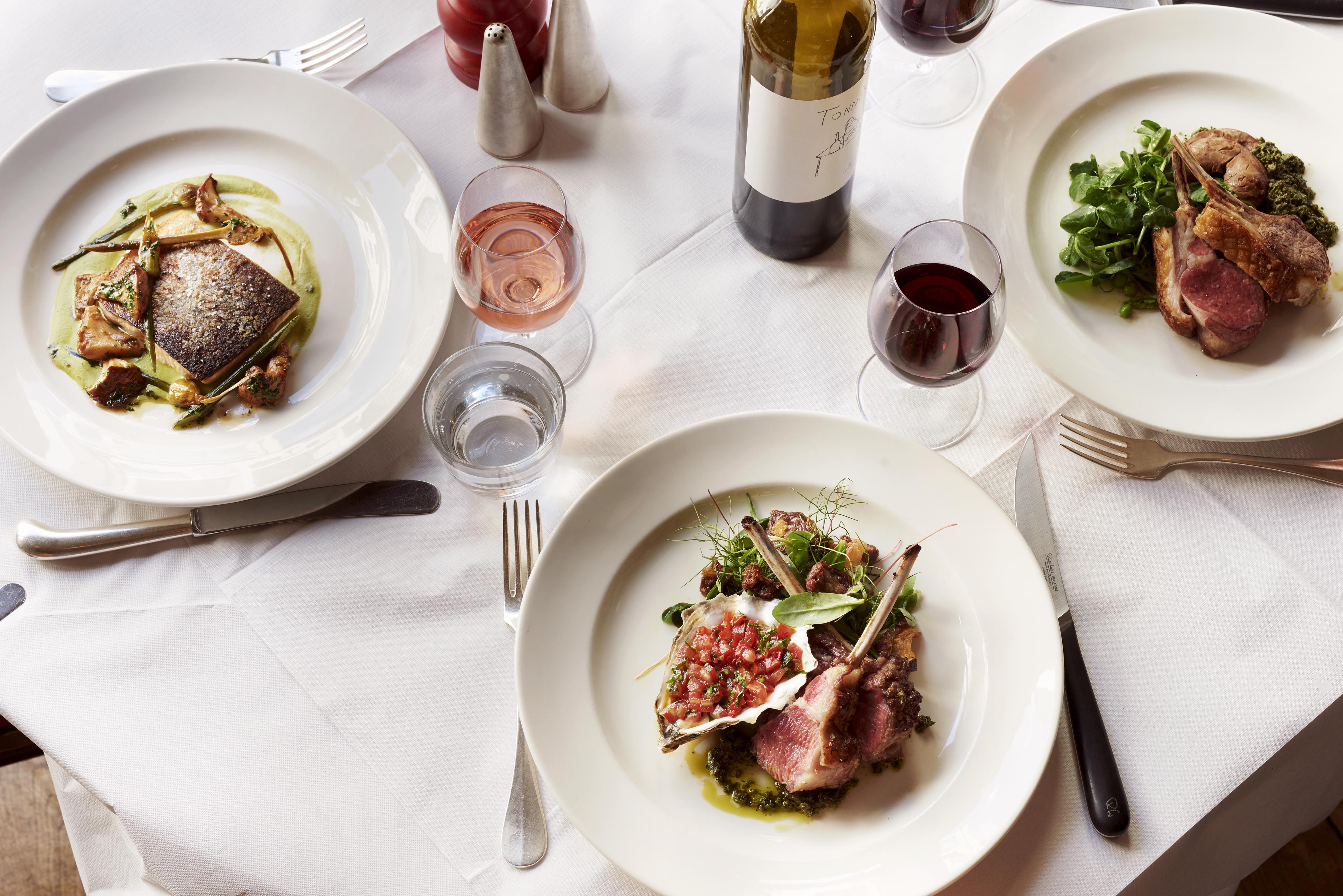 Main Restaurant - ckm40mfxyx5.jpg