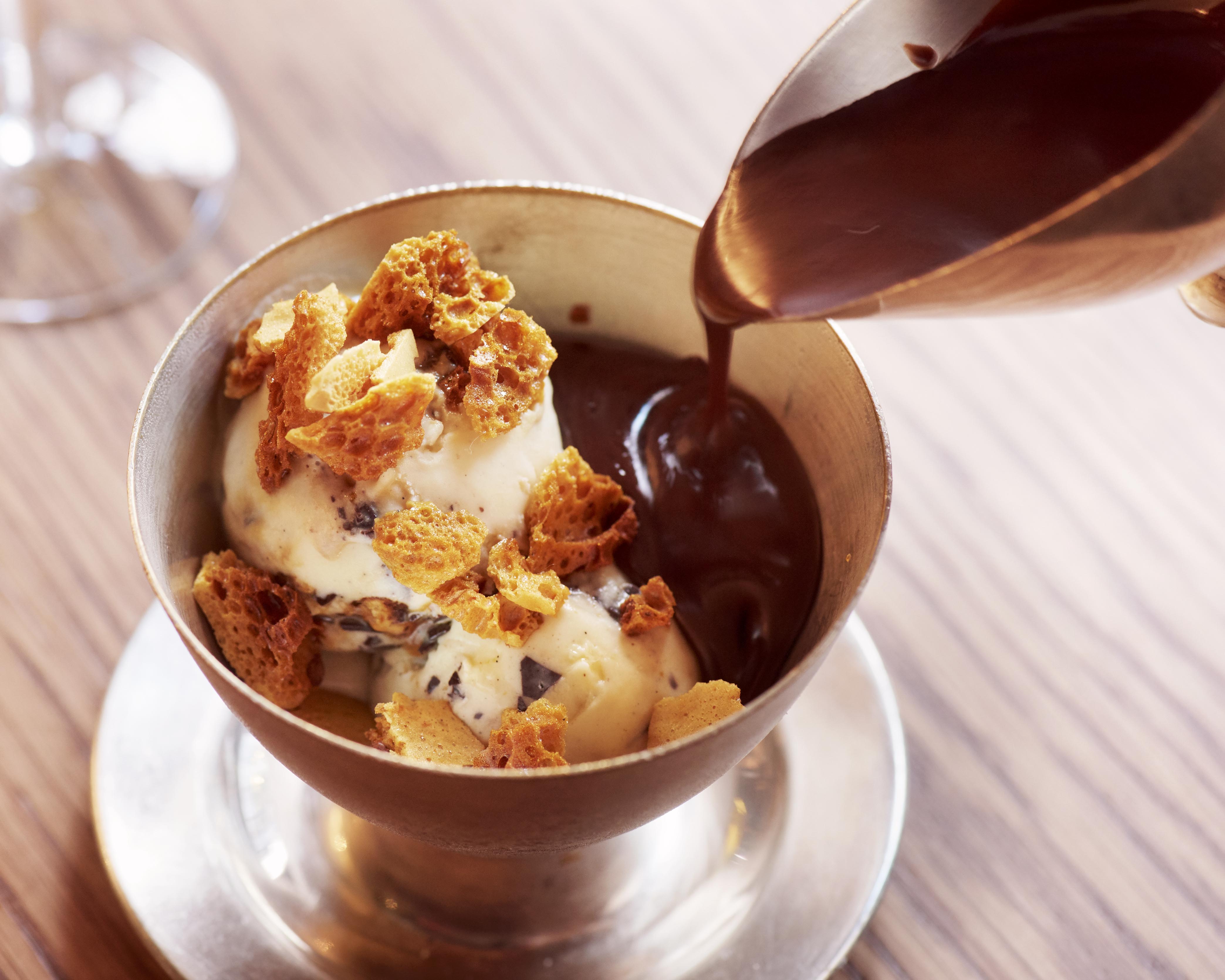 Main Restaurant - j350efx3xfe.jpg