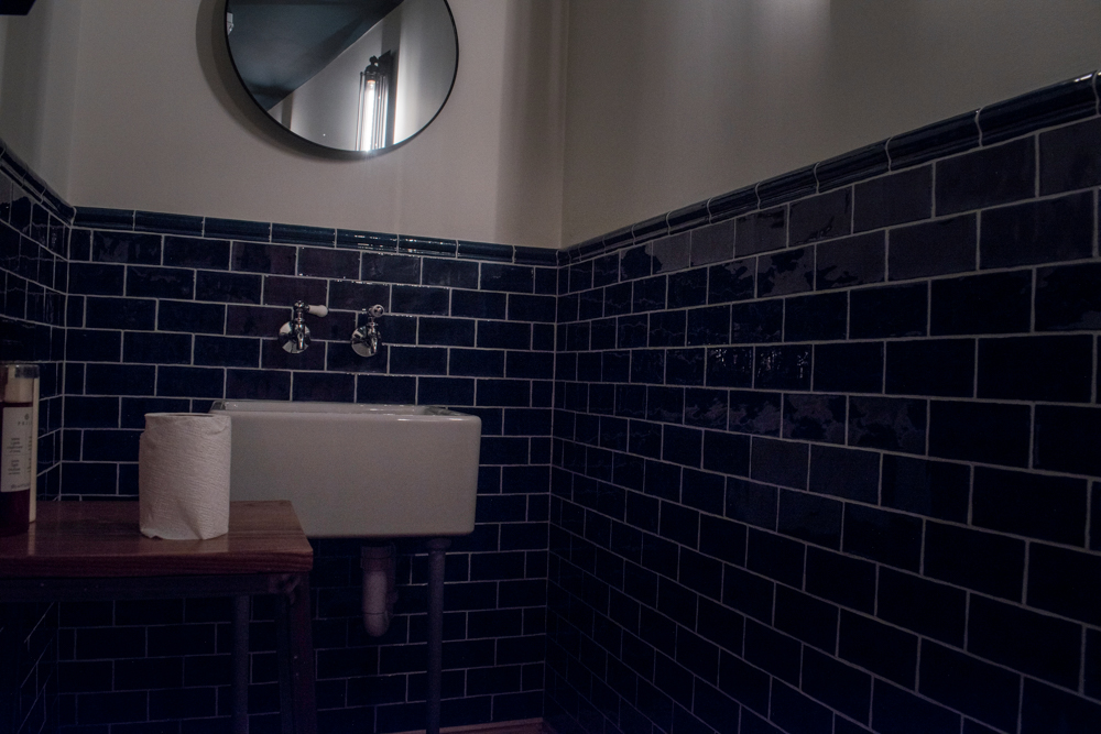 Fanny's Bar - yftumvkngh5.jpg