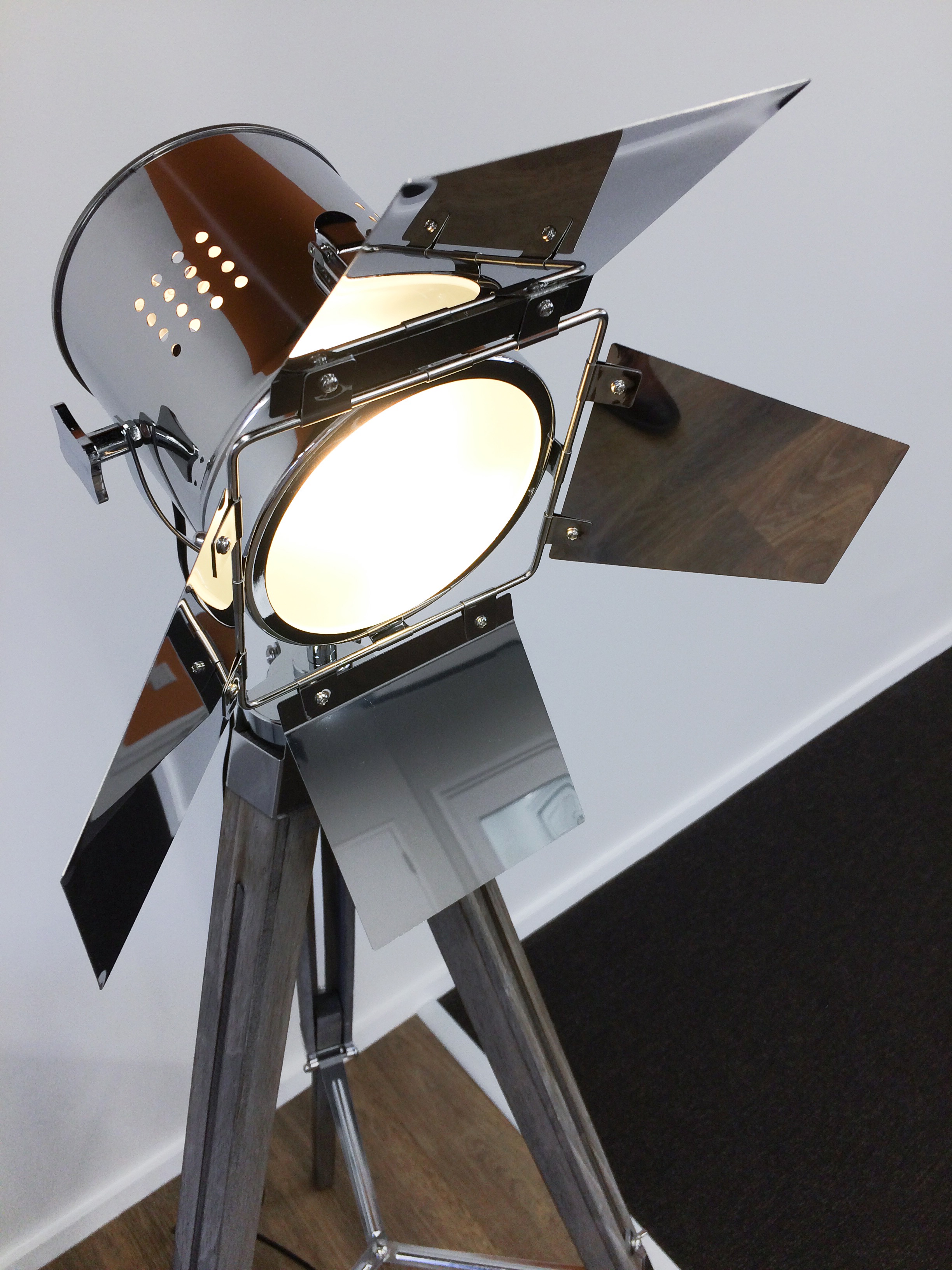 Stylish spotlight in Meeting Room at 3 Bath Place for events and presentations.