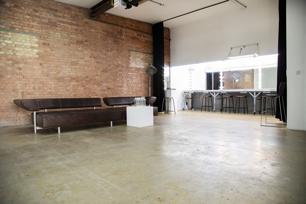 Studio 1 - sldxn5kxso3.jpg