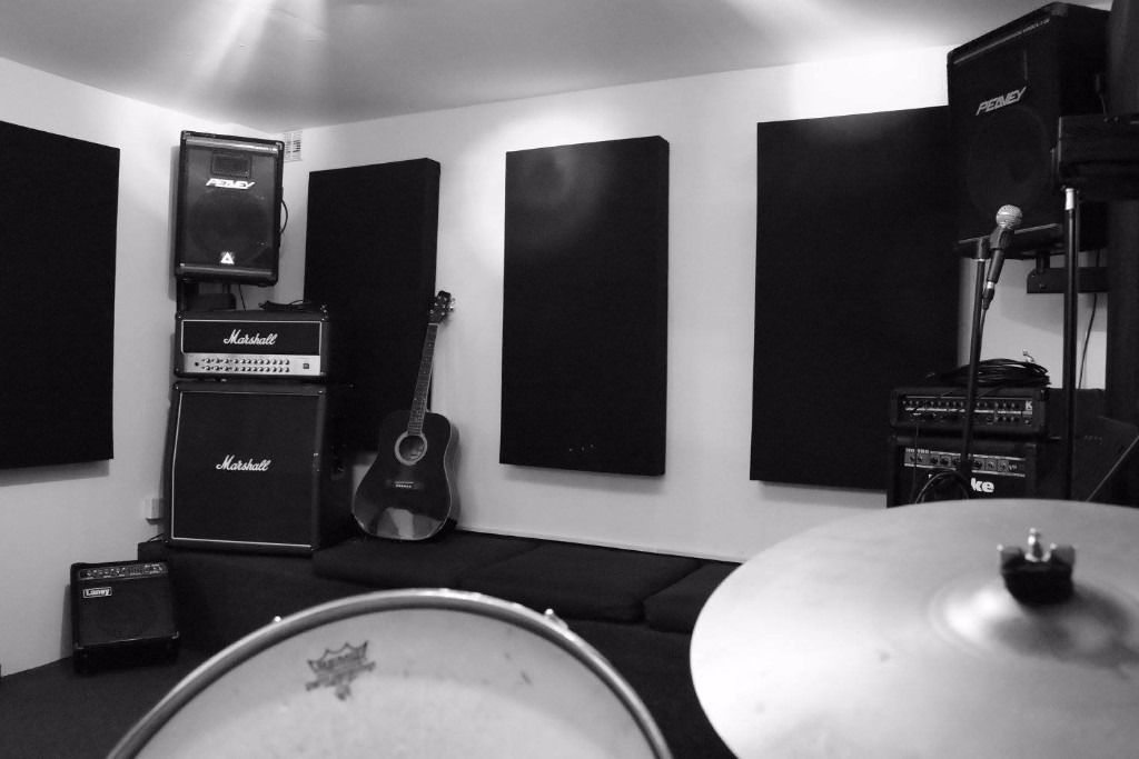 Soundproof rehearsal space in Hackney Wick for intimate live performances and events.