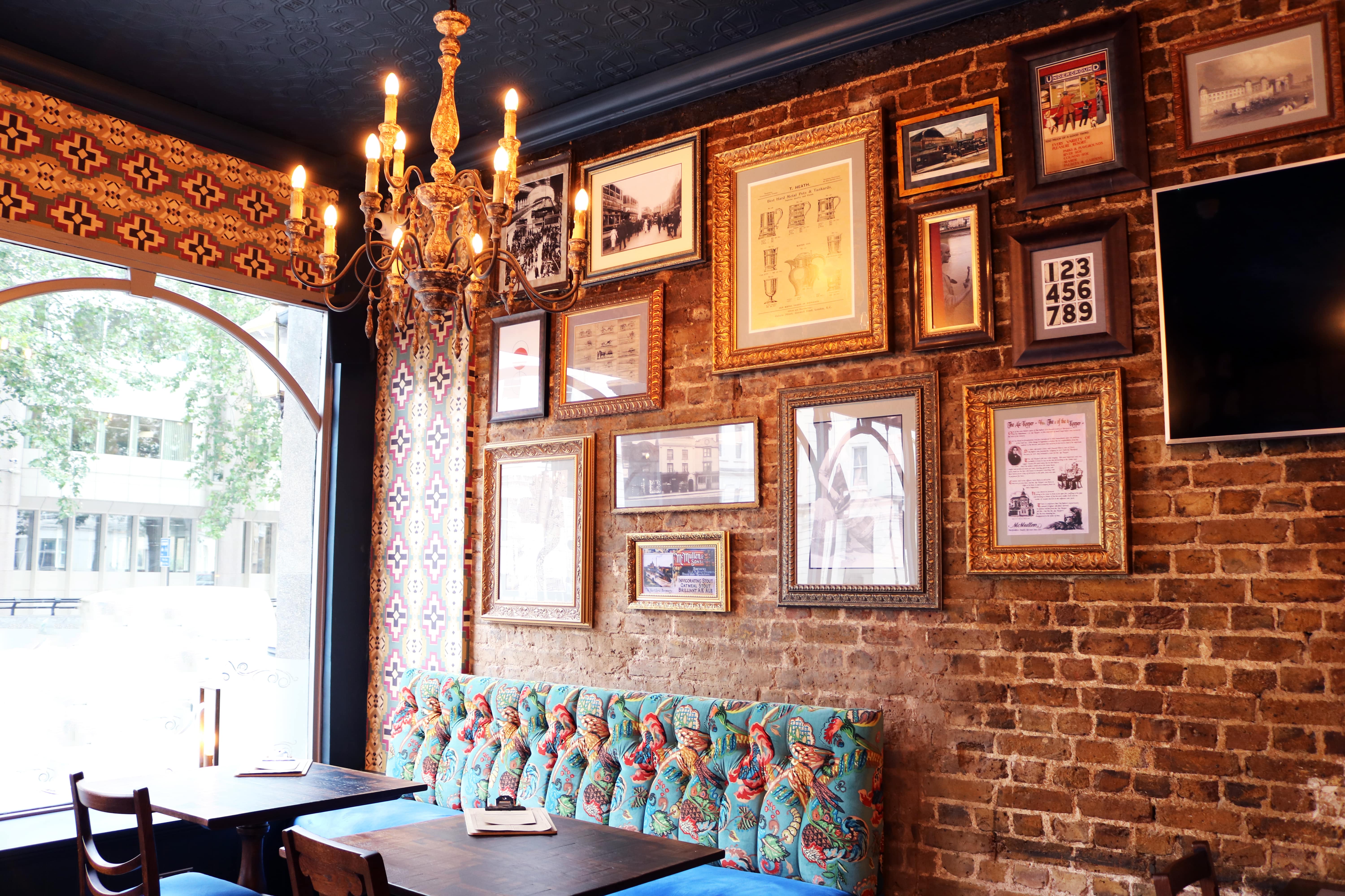 Charming Pimlico Corner venue with eclectic art, ideal for intimate meetings and events.