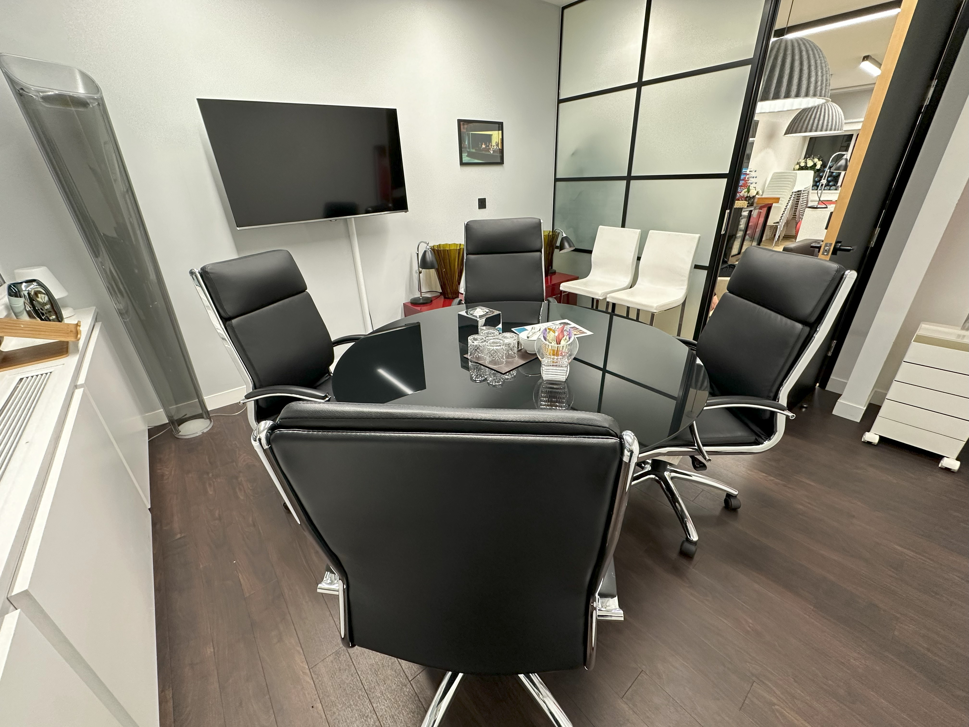 The Piccadilly Room - oimyfno0fvt.jpeg