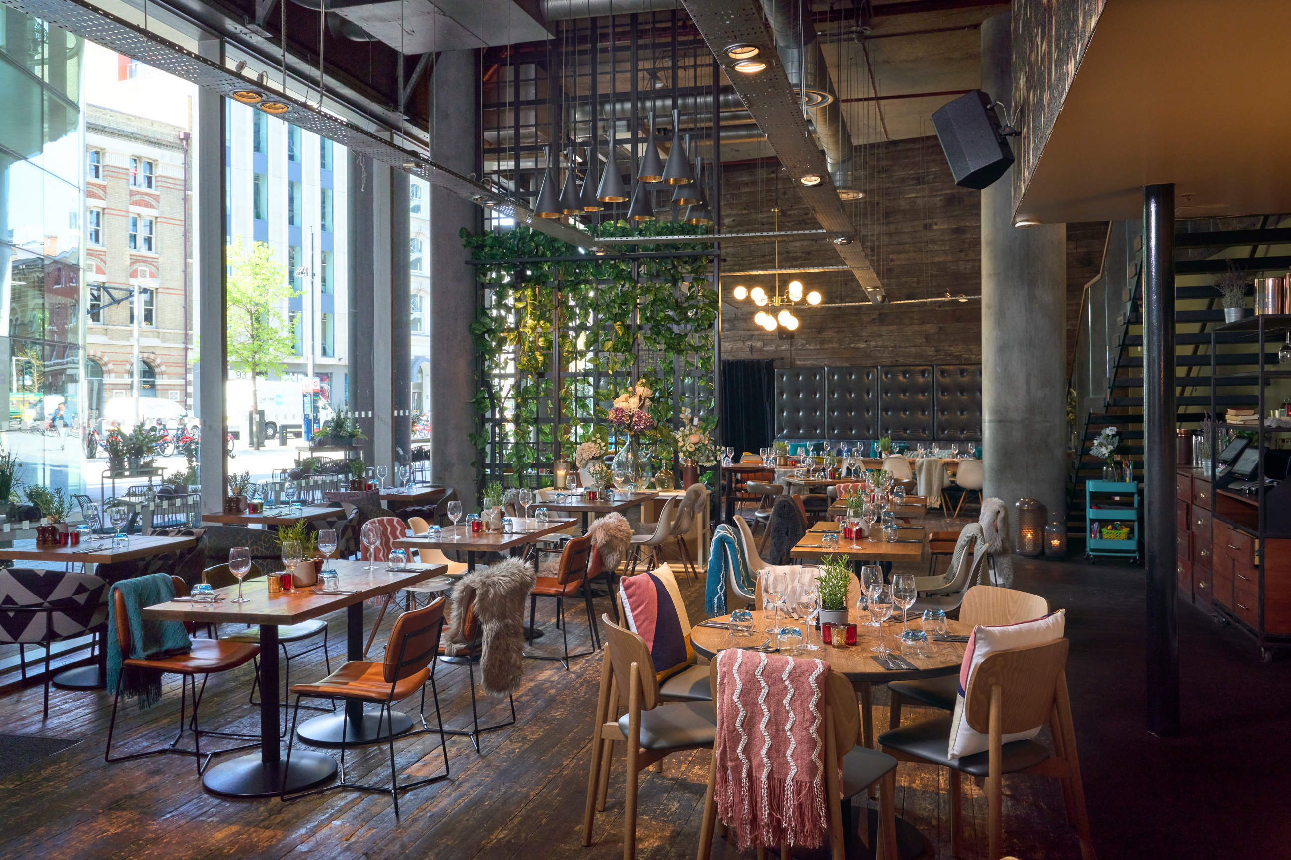 Full Venue - dtryvjjgeck.jpg