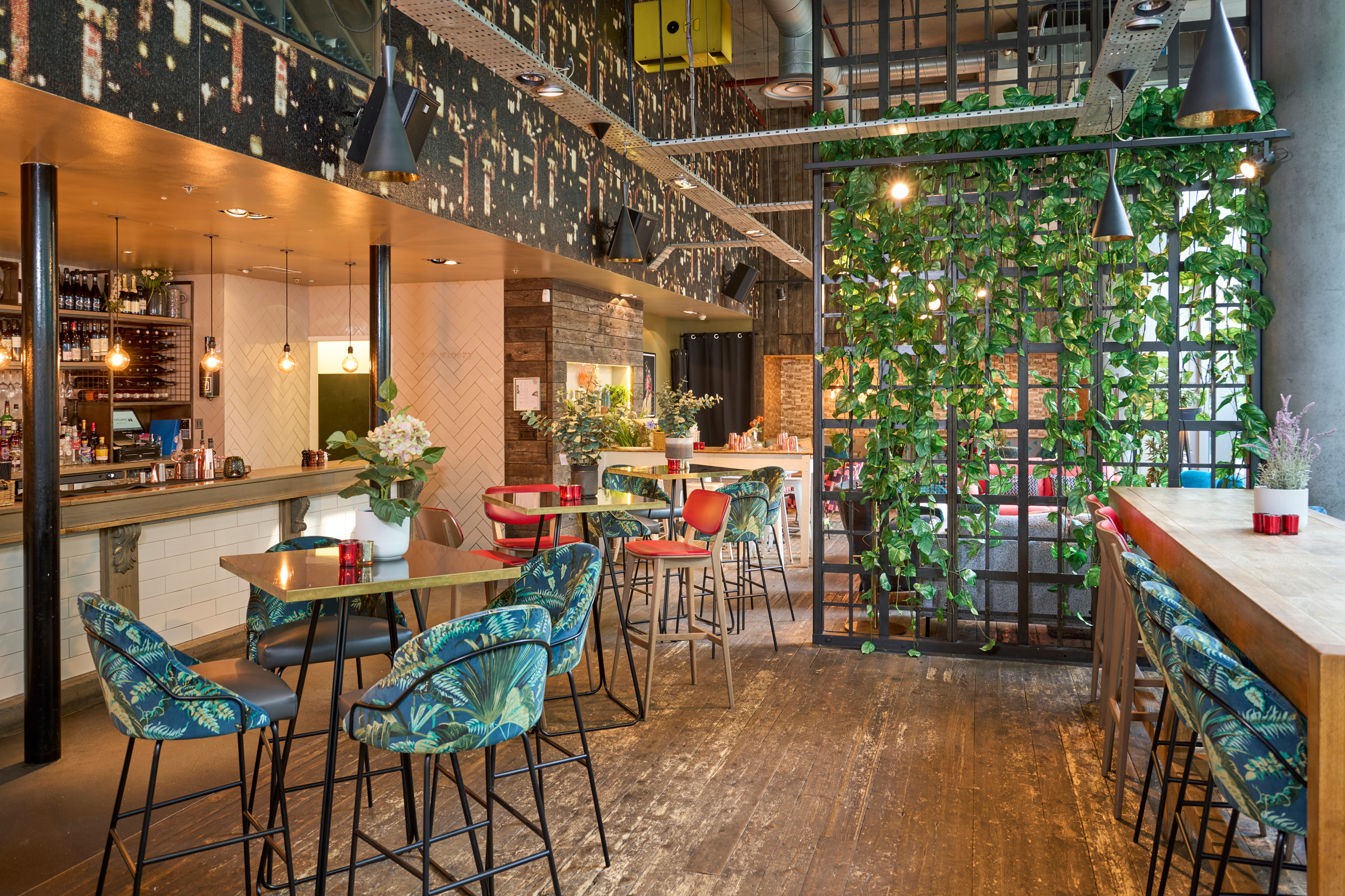 Full Venue - p42pcb3djgs.jpg