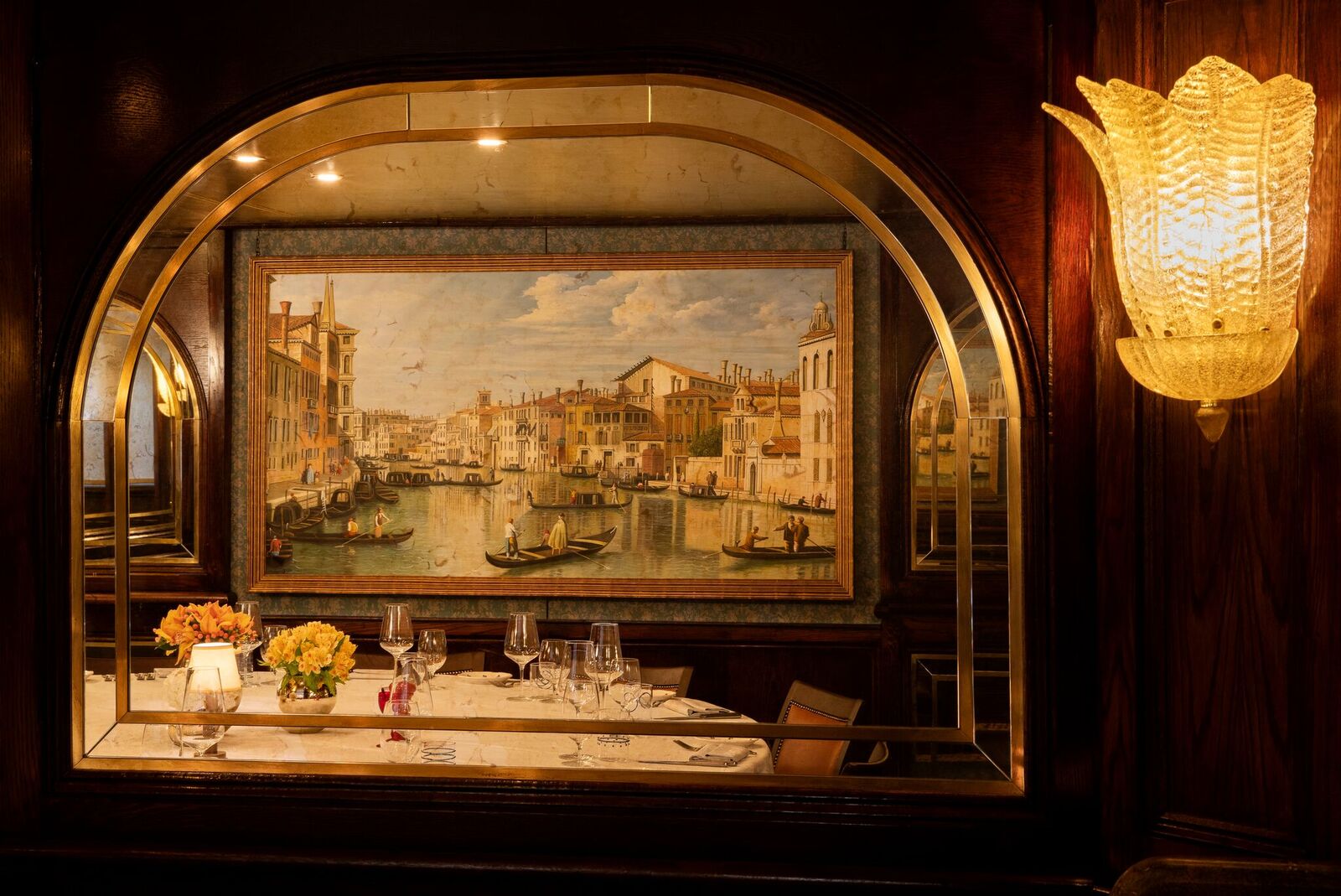 Elegant dining table in Canaletto Room, ideal for upscale events and gatherings.