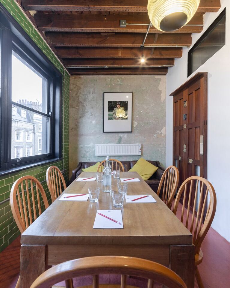 Writers Room - 031knv1vboj.jpg