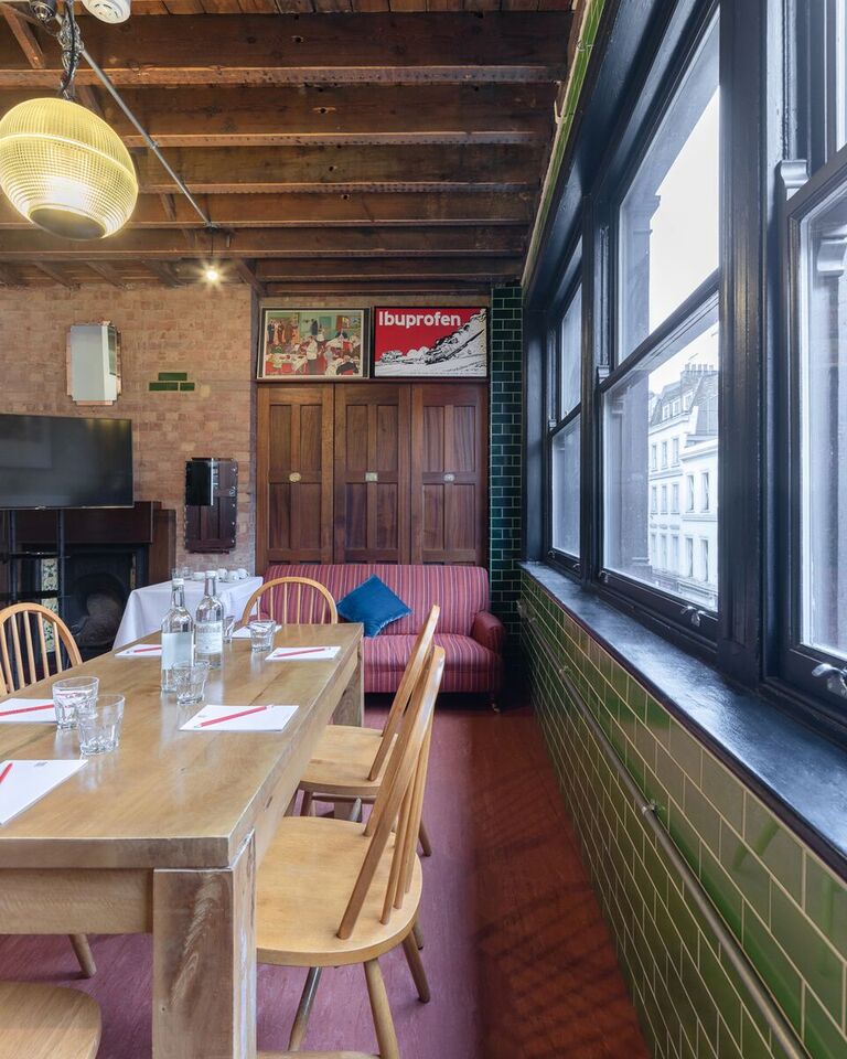 Writers Room - 0txiy5bvwtv.jpg