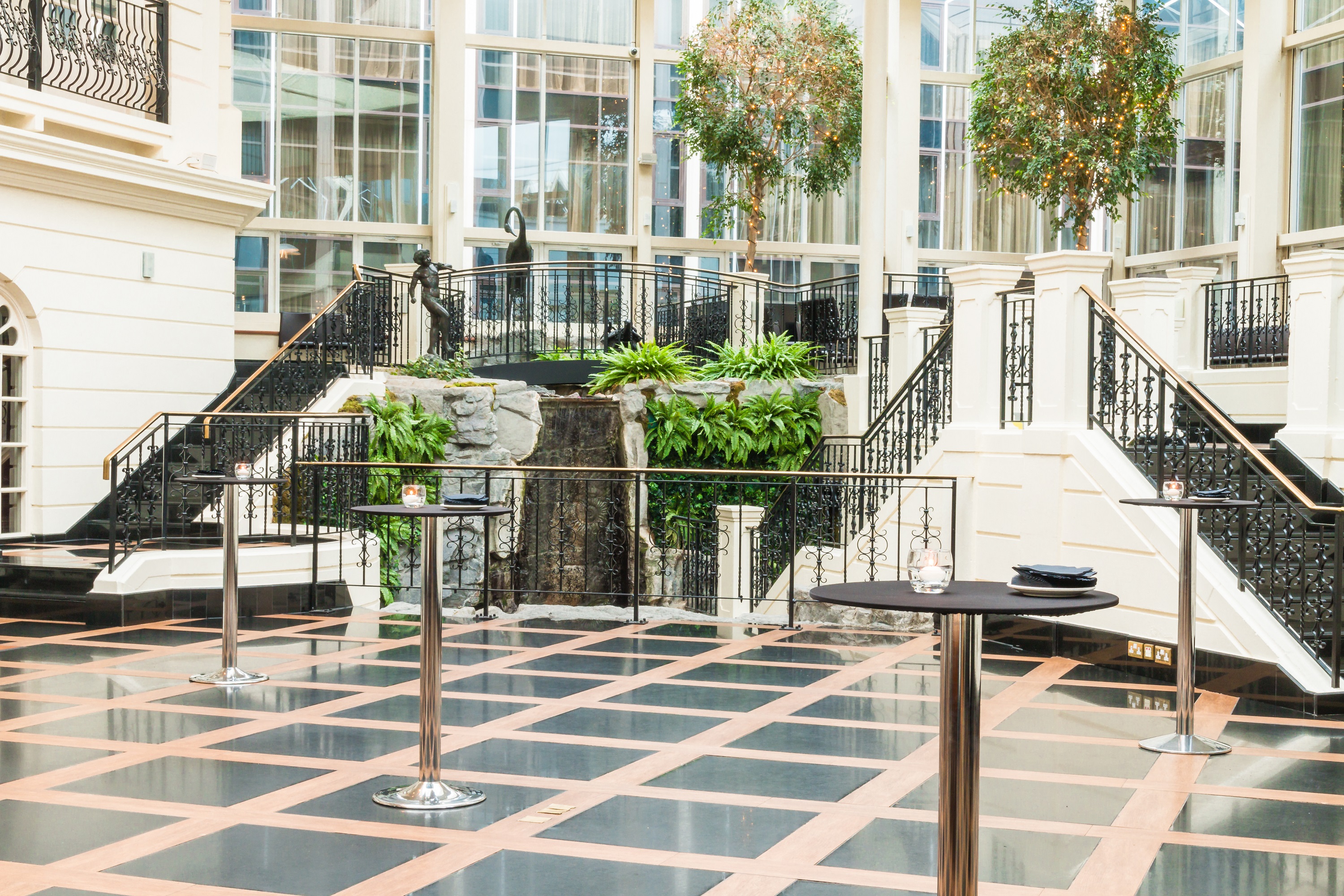 Newbury Suite 1 at Radisson Blu Heathrow, elegant event space for networking receptions.