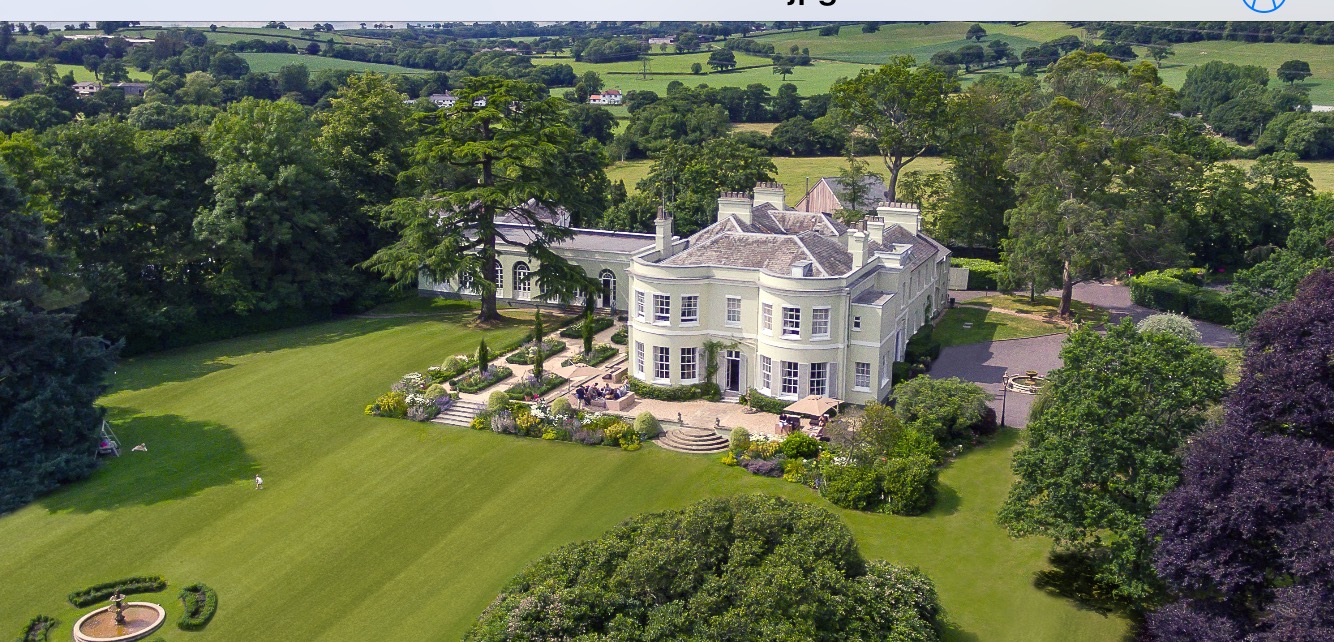 Georgian Orangey venue in Deer Park, ideal for upscale meetings and events.