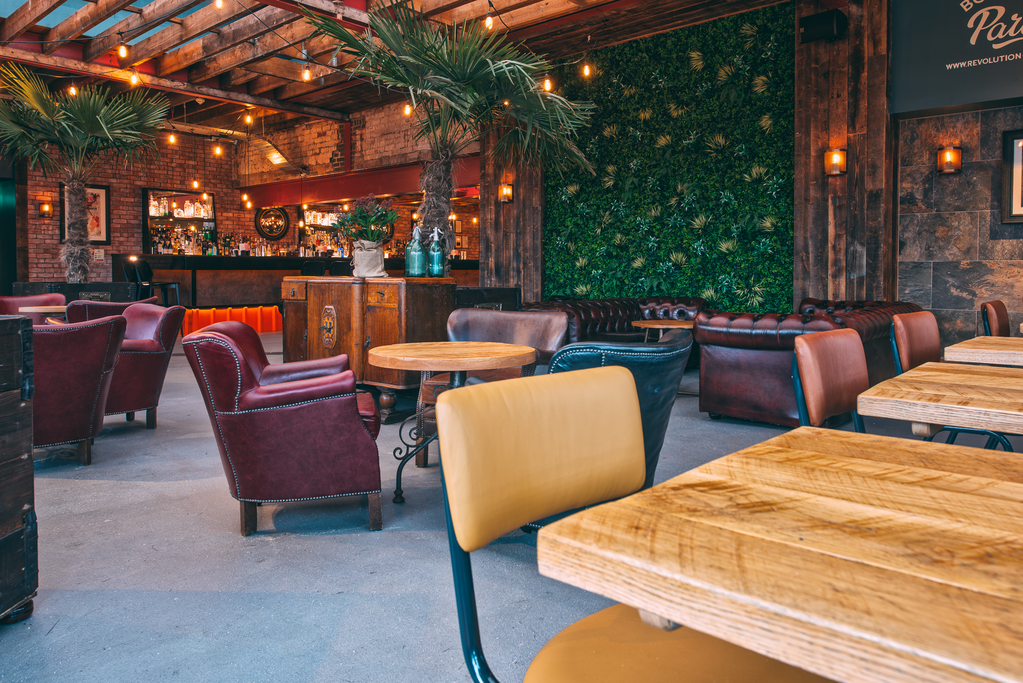 Upstairs Terrace - r0ehw5c3lco.jpg