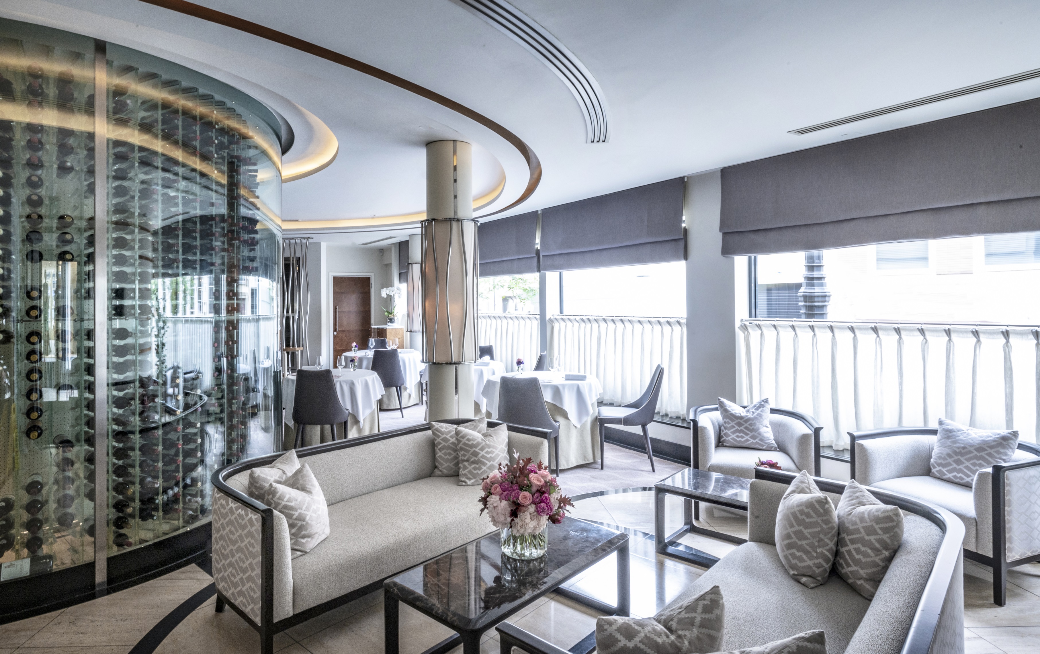 Sophisticated meeting space with elegant furnishings for high-end events in Petrus.