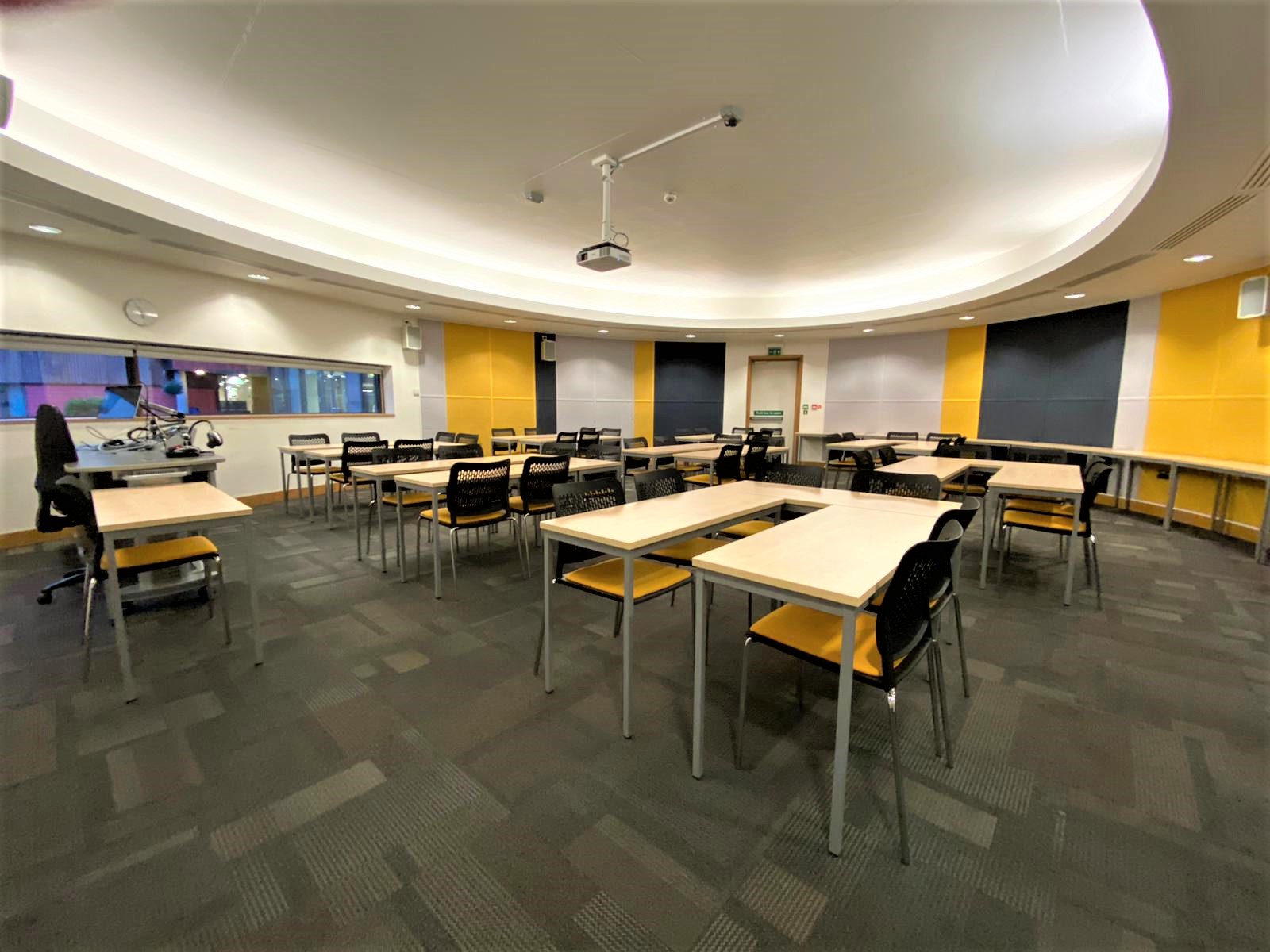Large Classroom at ARU Venue Hire, Cambridge - flexible seating for workshops and meetings.
